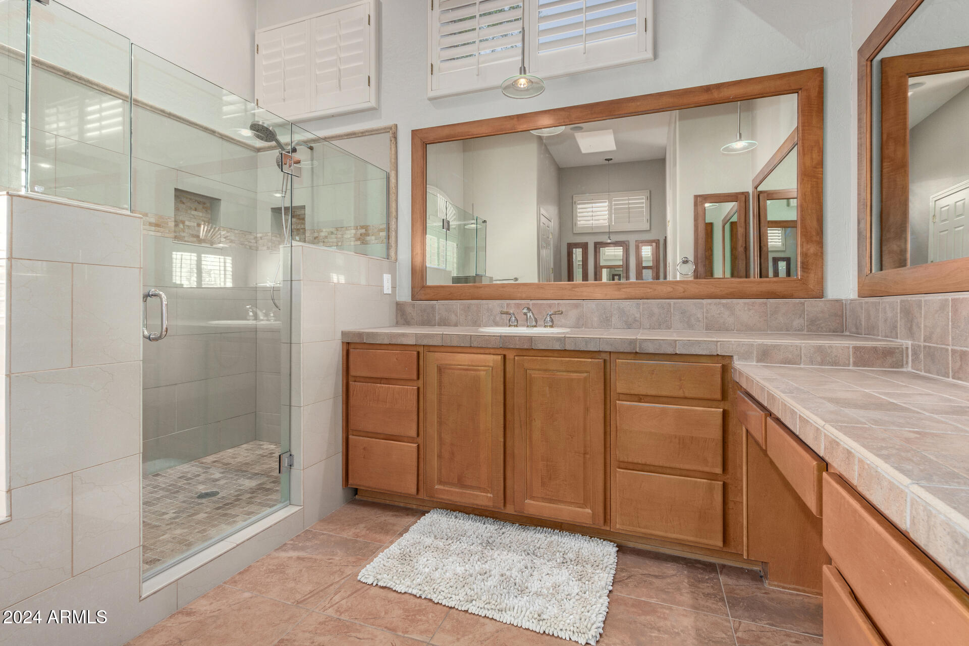 2302 W HAZELHURST Drive