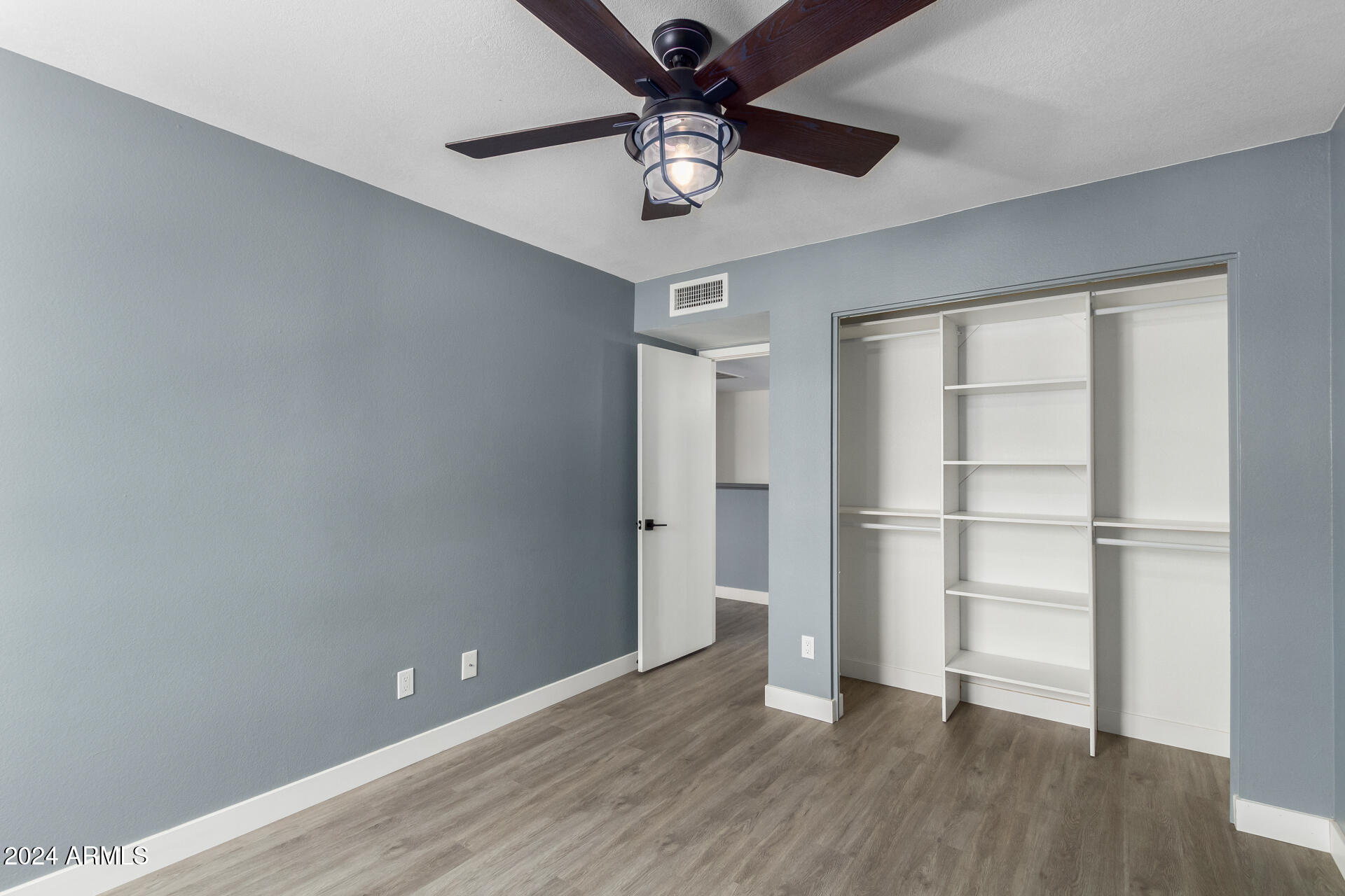 609 W GRANDVIEW Road