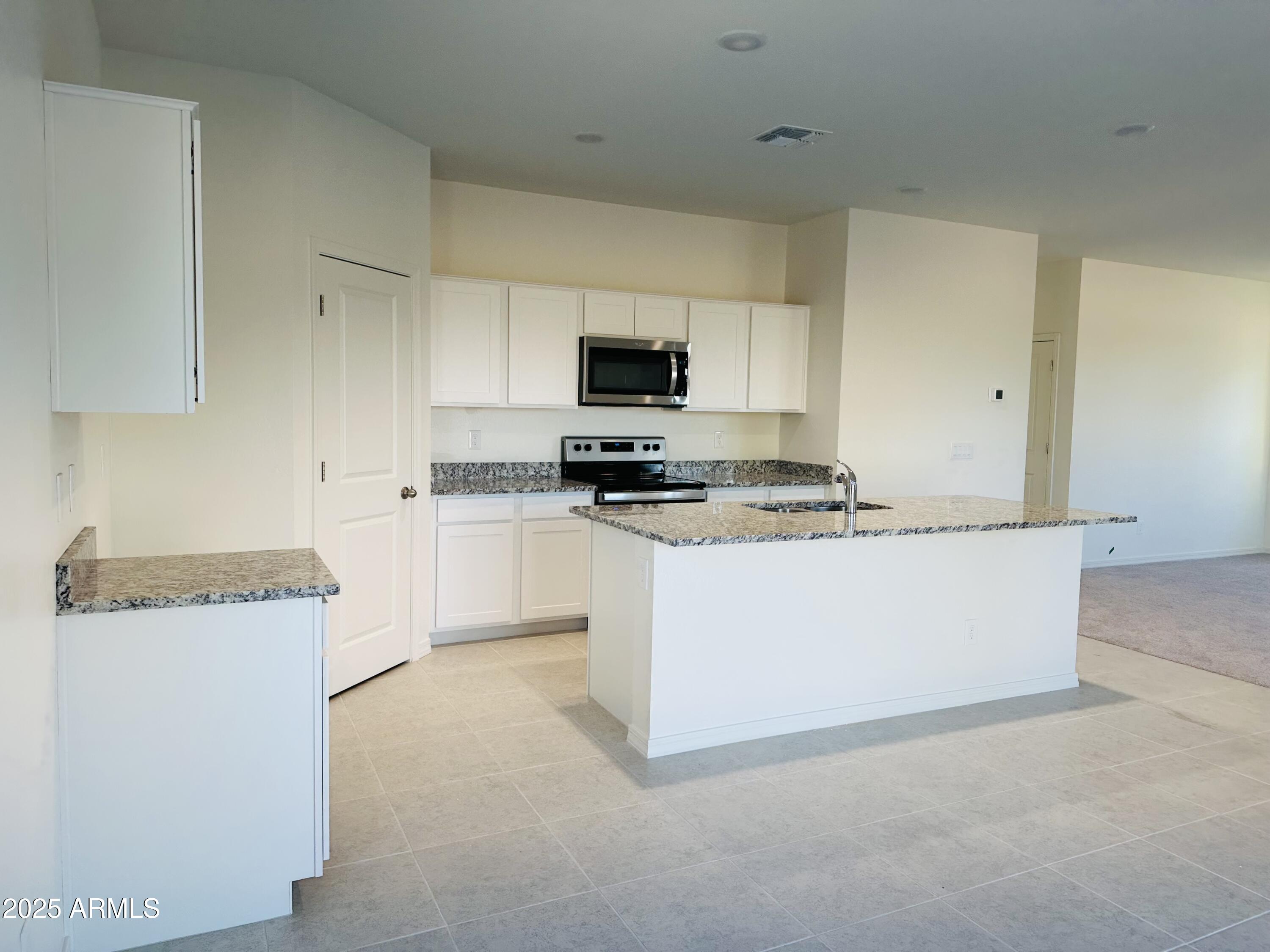 6116 E ARTEMIS Drive