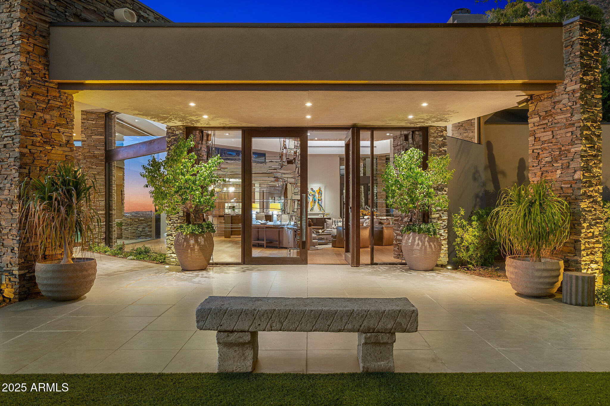 5630 E ROCKRIDGE Road