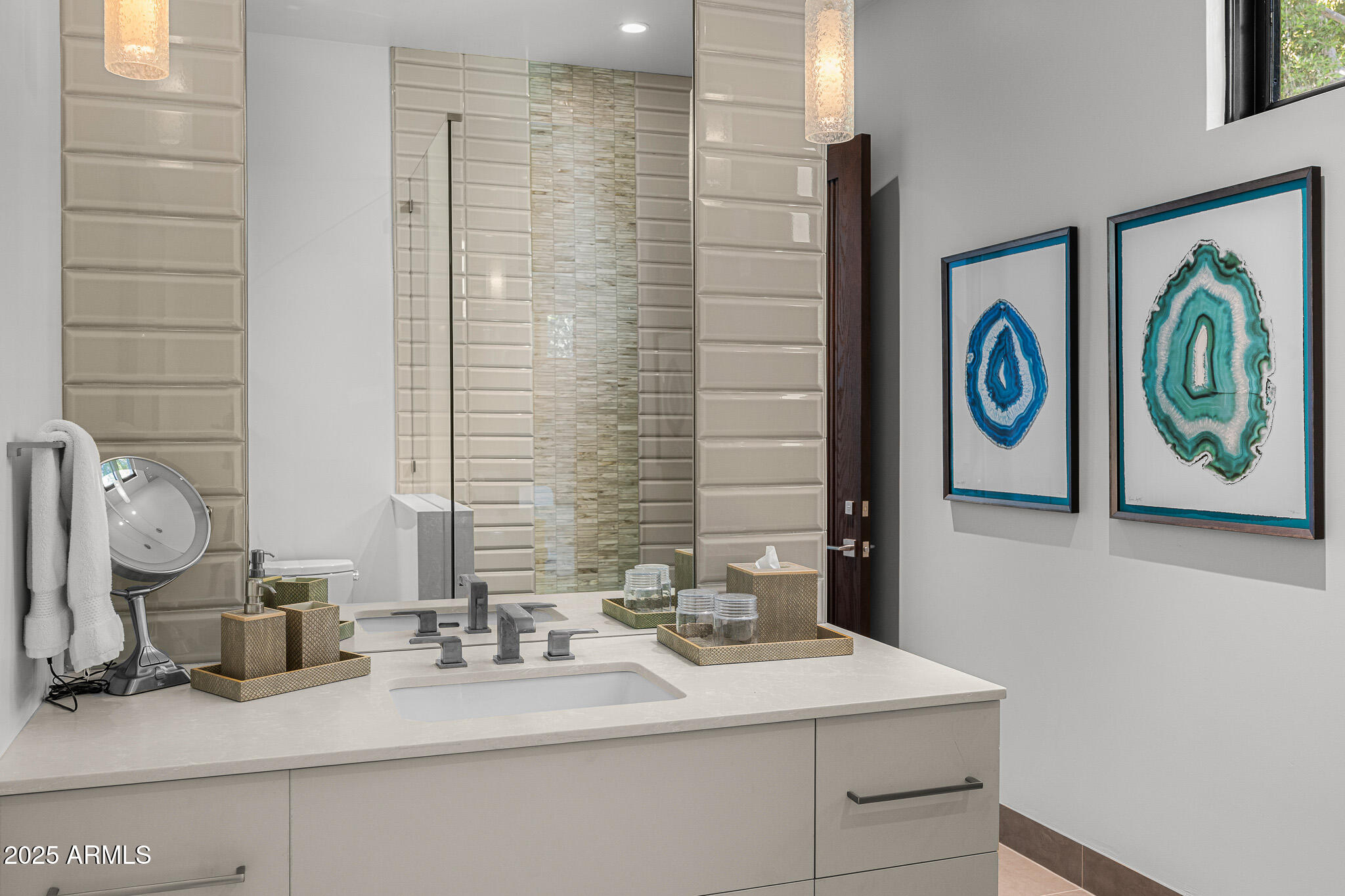 5630 E ROCKRIDGE Road