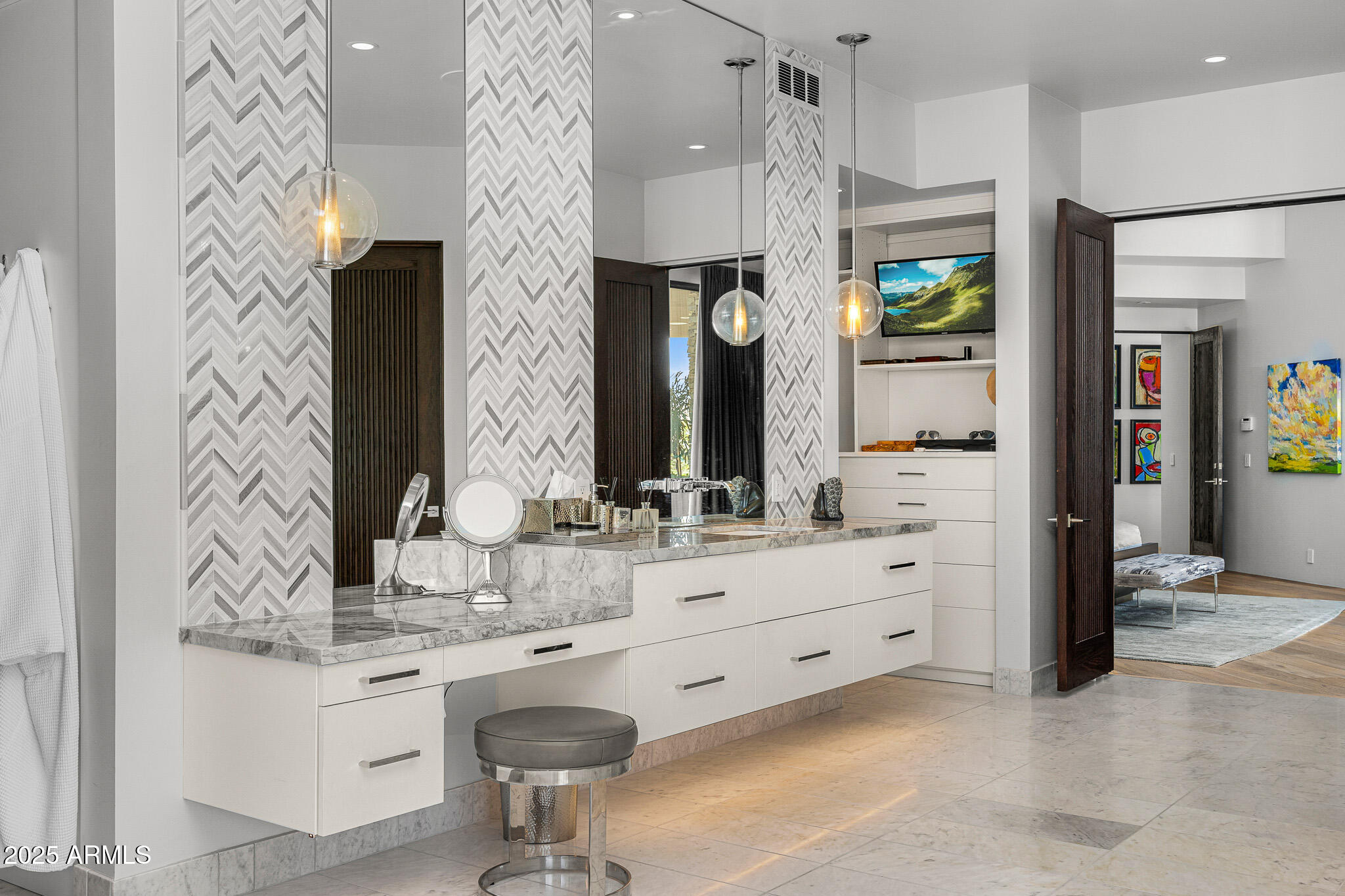 5630 E ROCKRIDGE Road