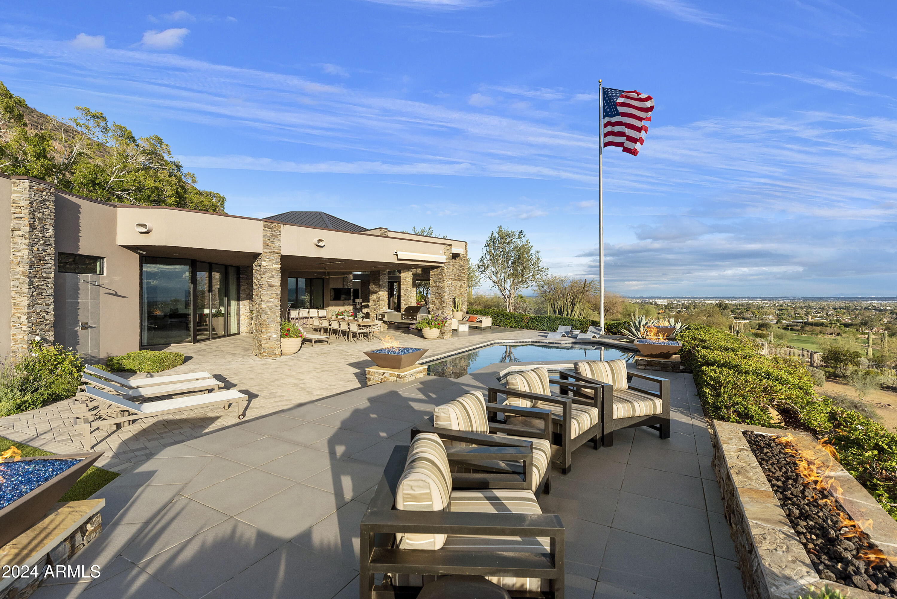 5630 E ROCKRIDGE Road