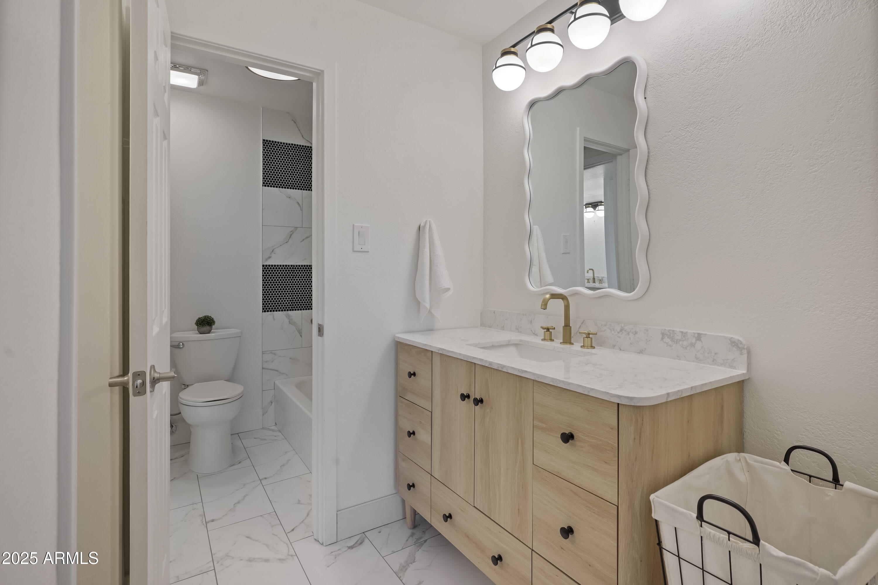 8256 E ARABIAN Trail # 125