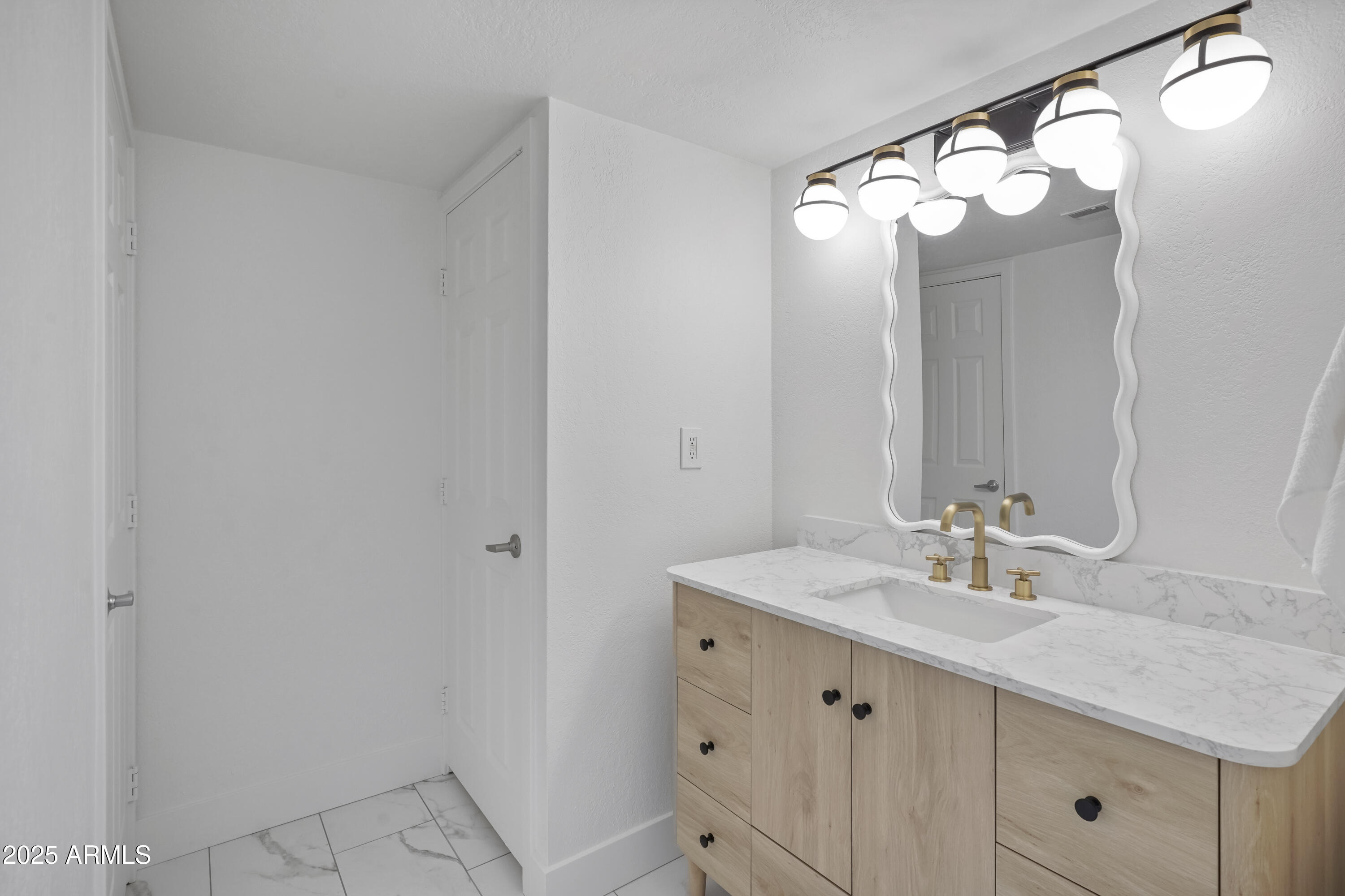 8256 E ARABIAN Trail # 125