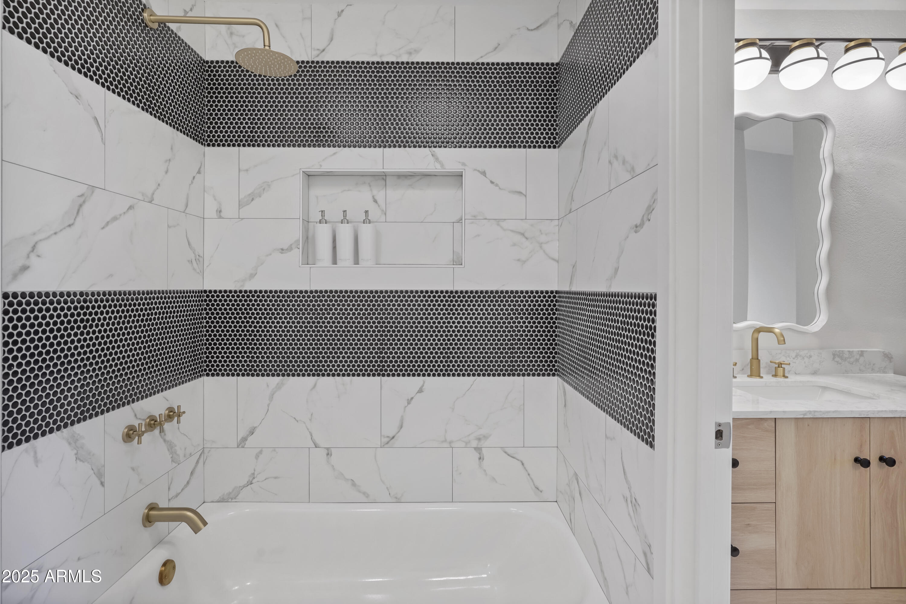 8256 E ARABIAN Trail # 125