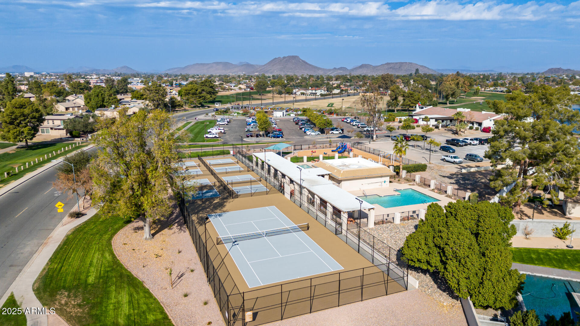 4703 W CONTINENTAL Drive