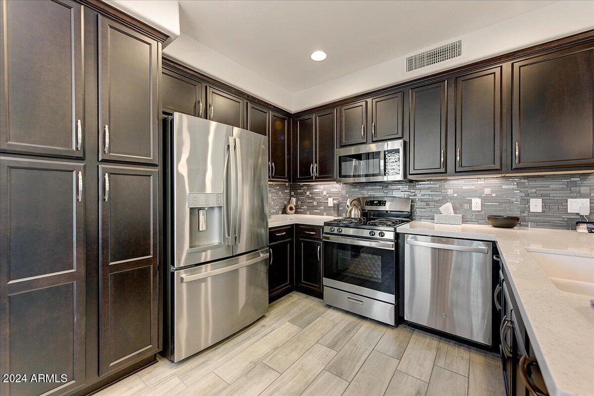 17850 N 68TH Street # 2072