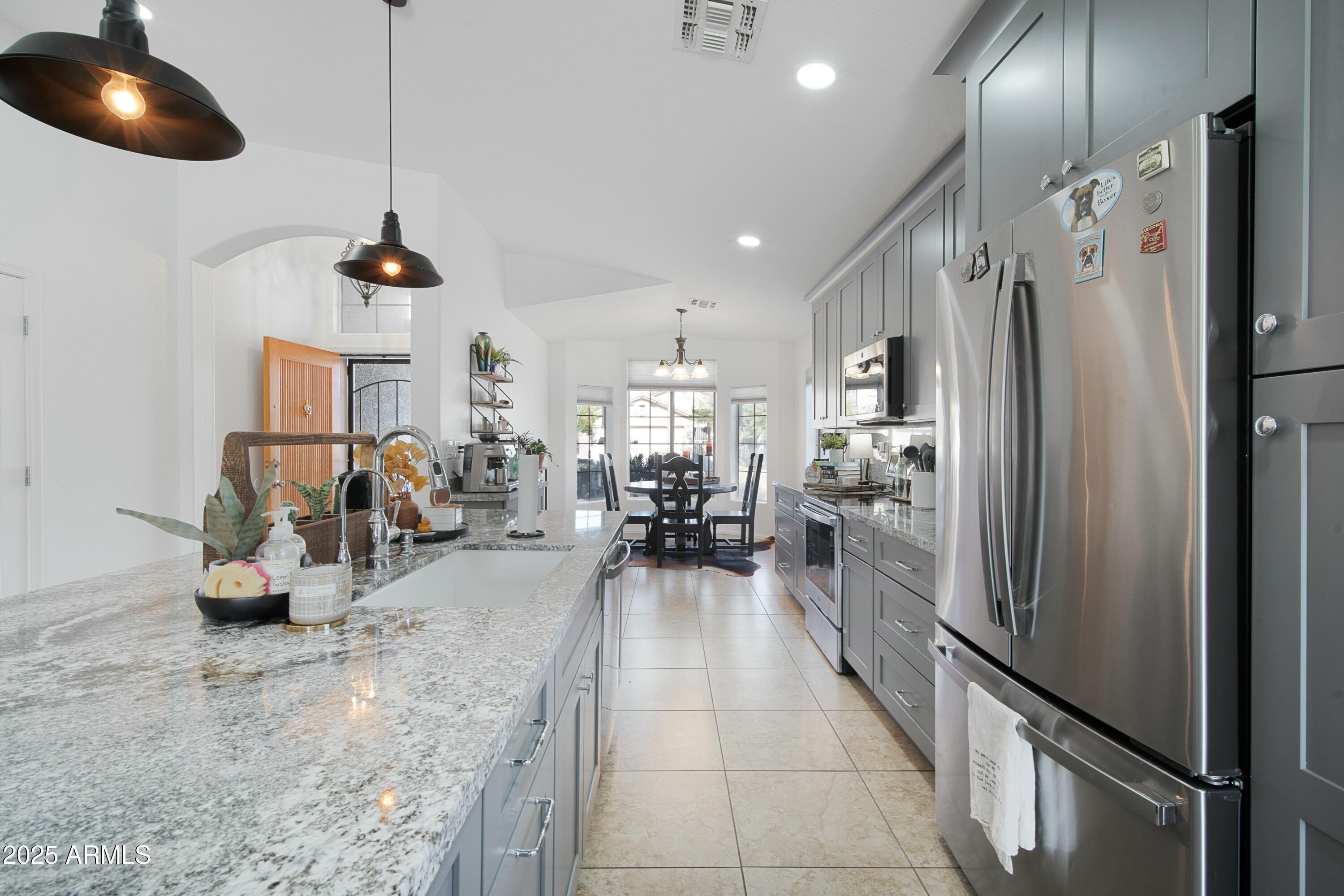 2519 E KNUDSEN Drive