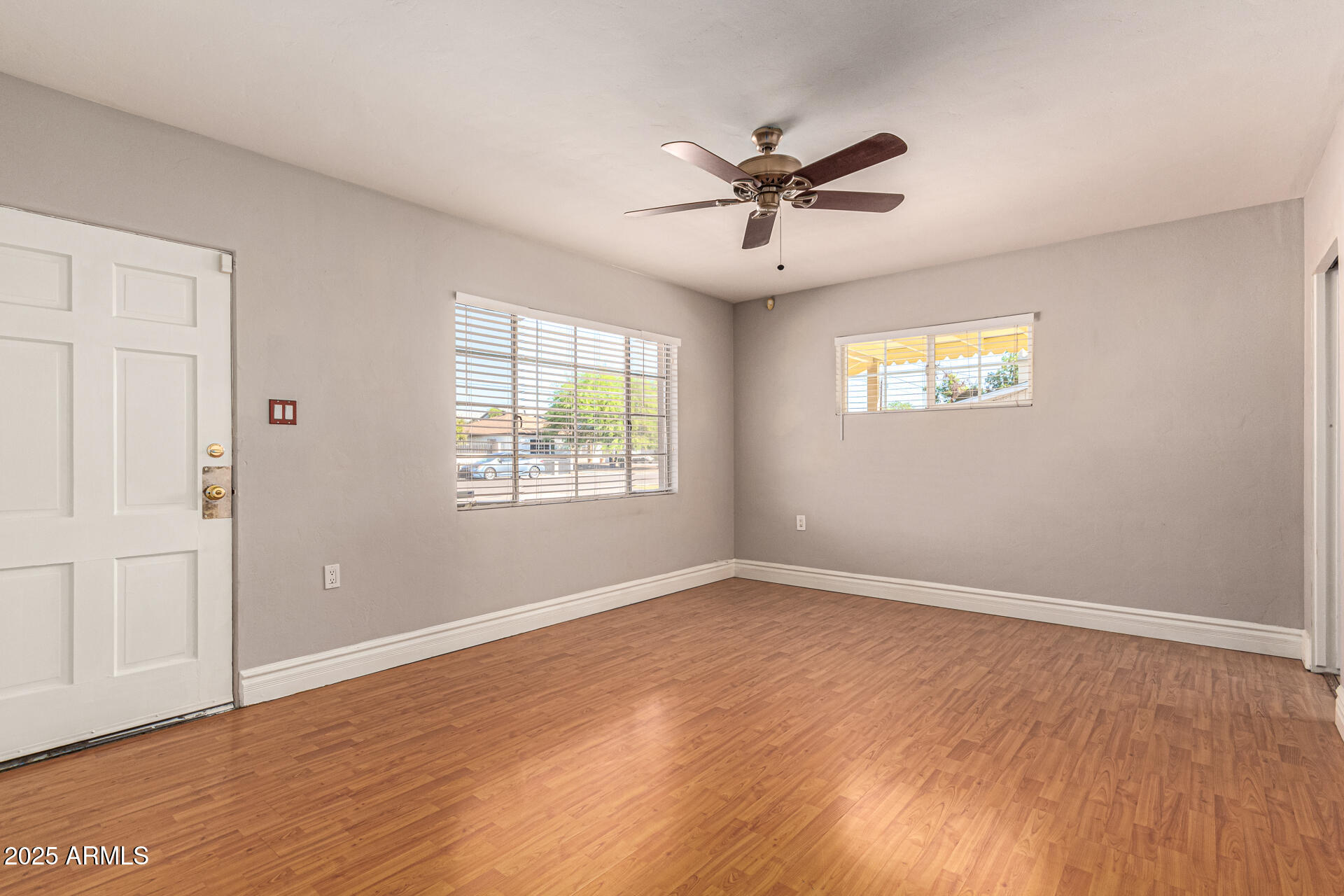 735 W COOLIDGE Street FRNT