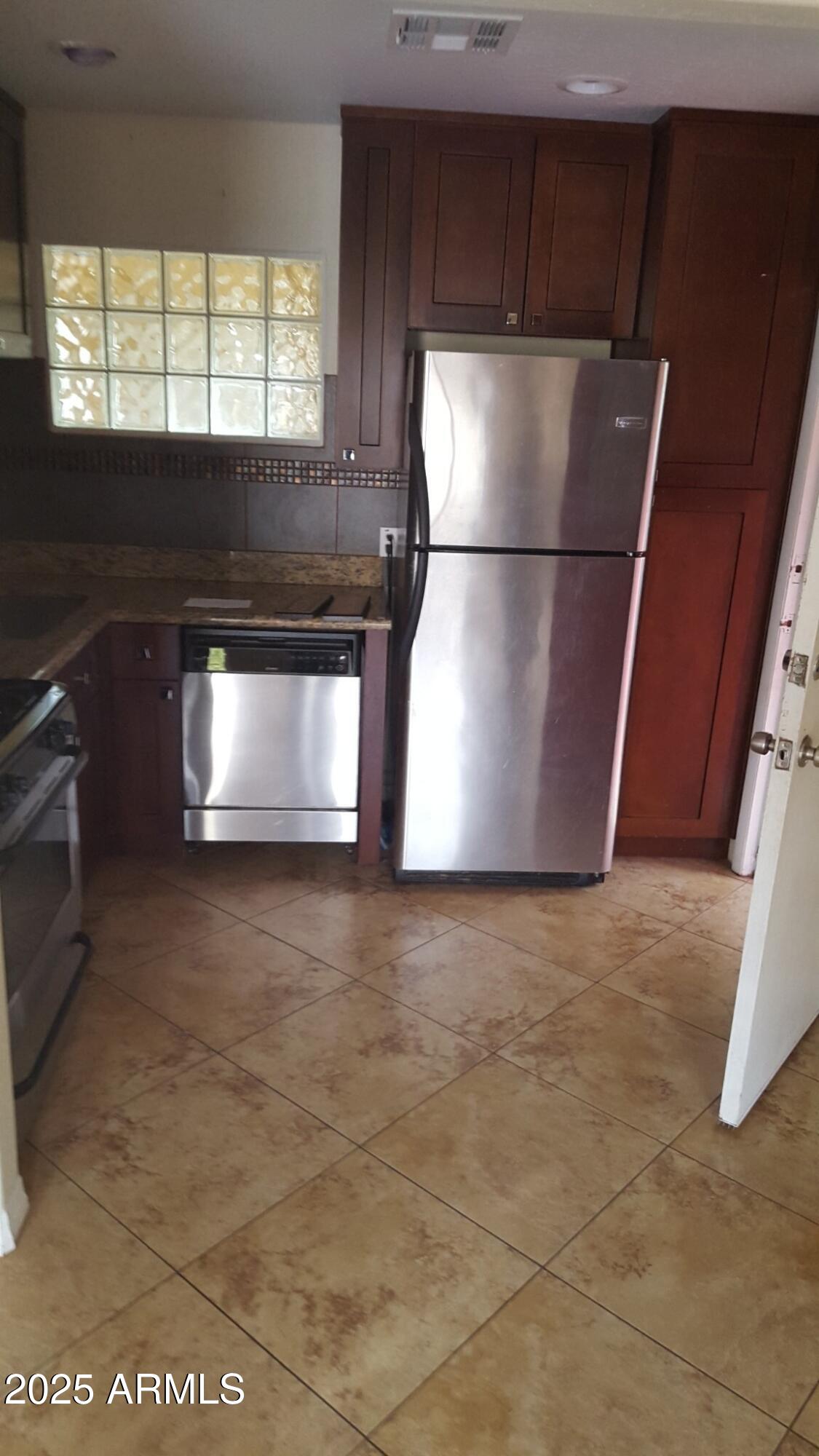 735 W COOLIDGE Street FRNT