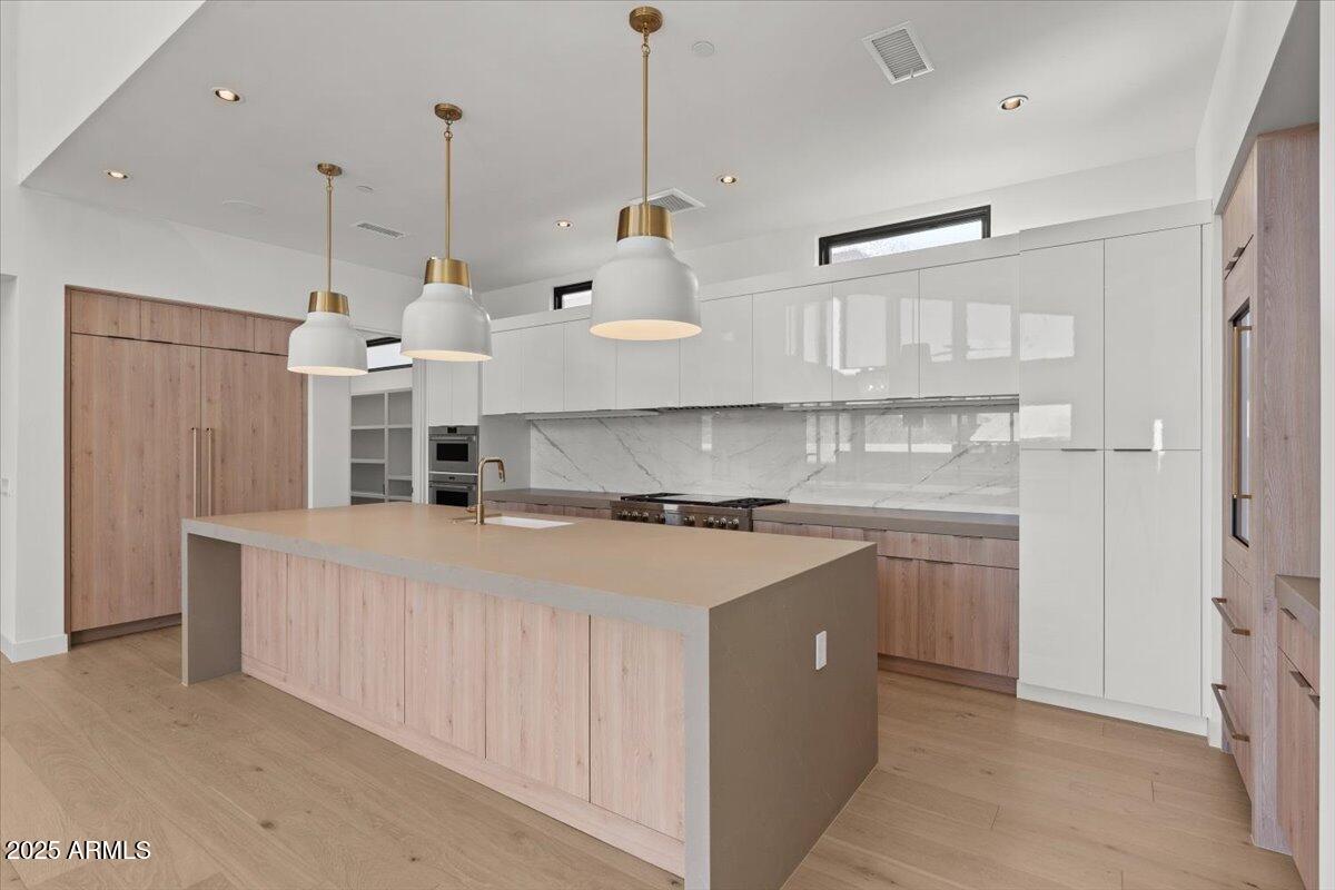 18576 N 92ND Place