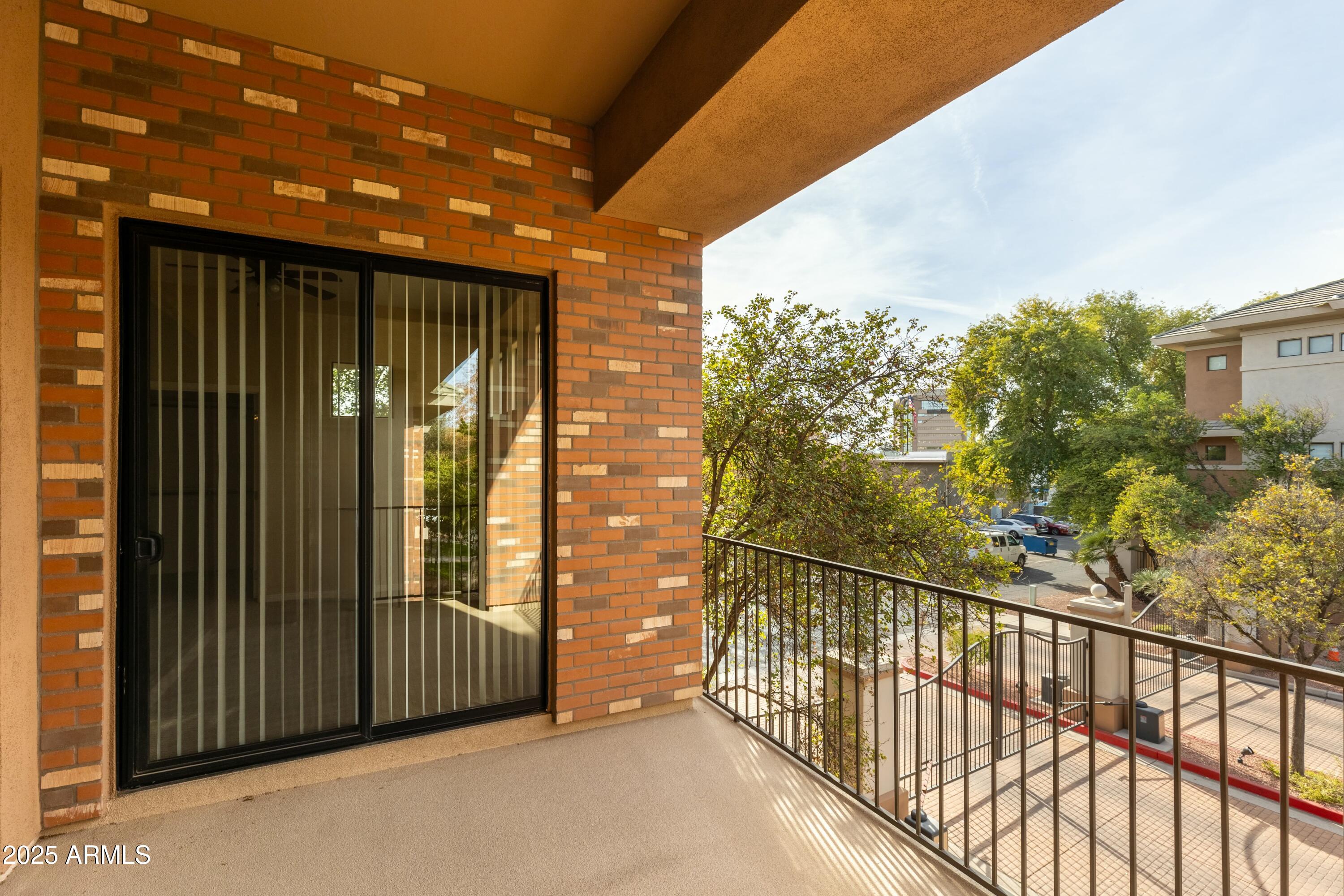 2989 N 44TH Street # 2001
