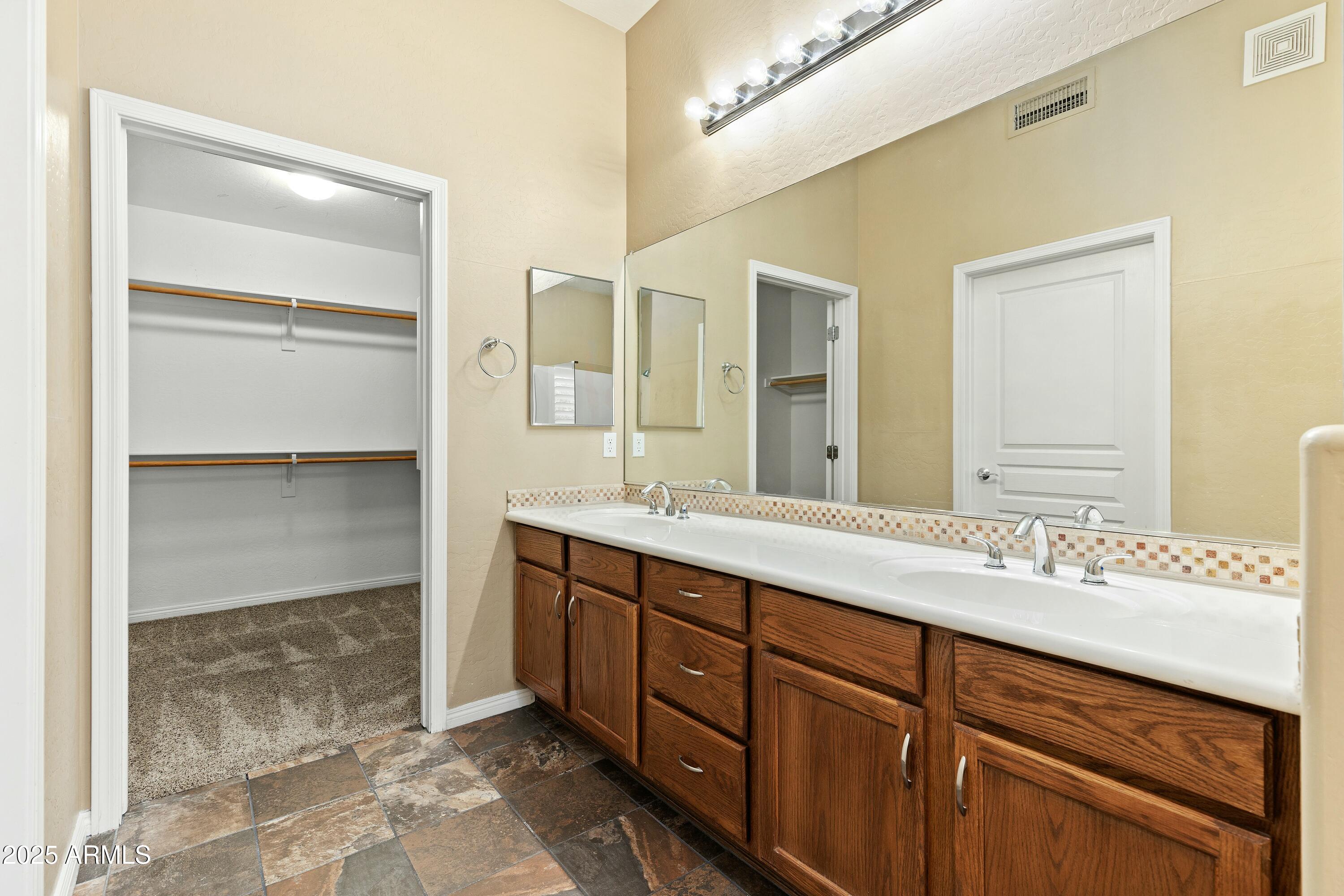 2989 N 44TH Street # 2015