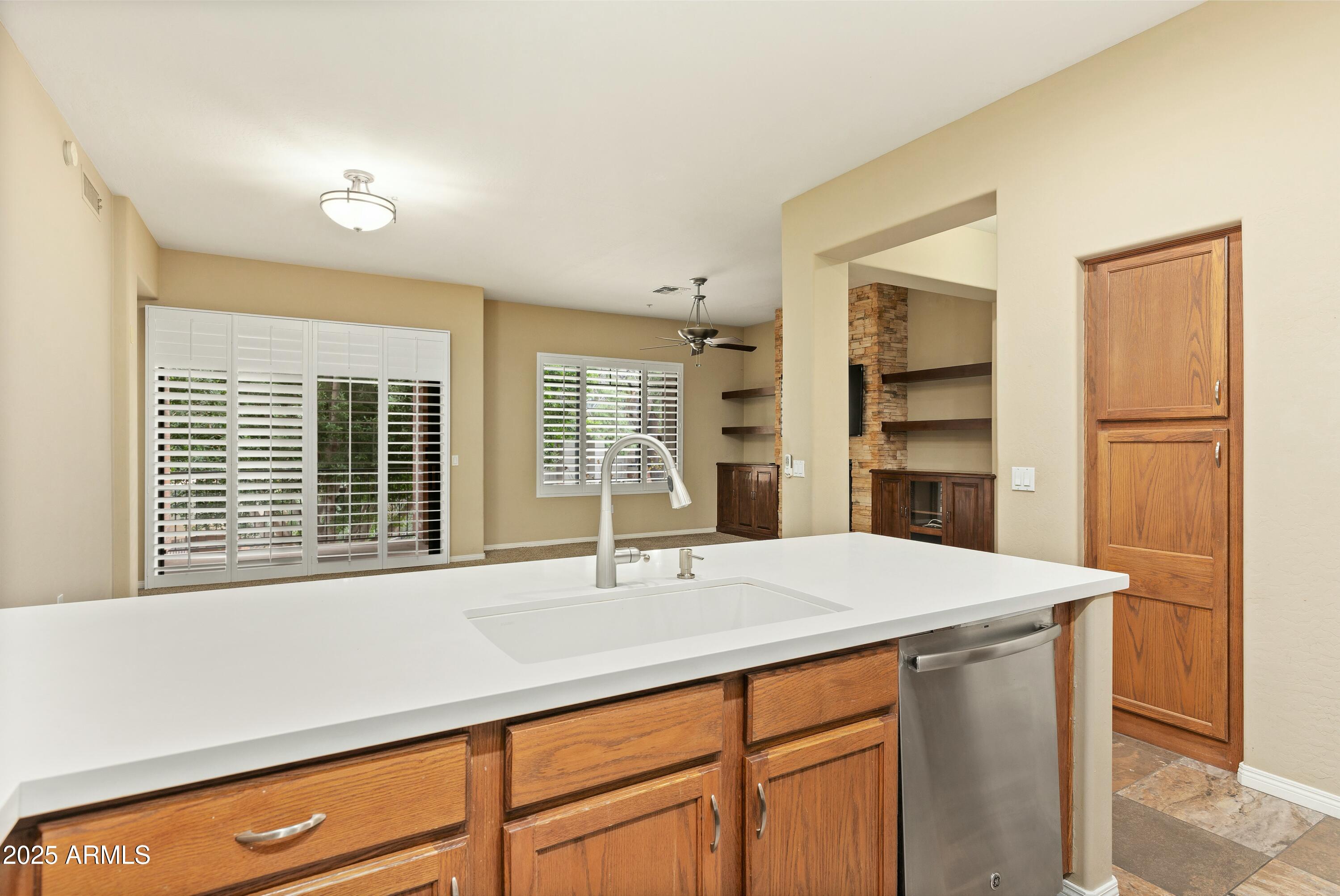 2989 N 44TH Street # 2015