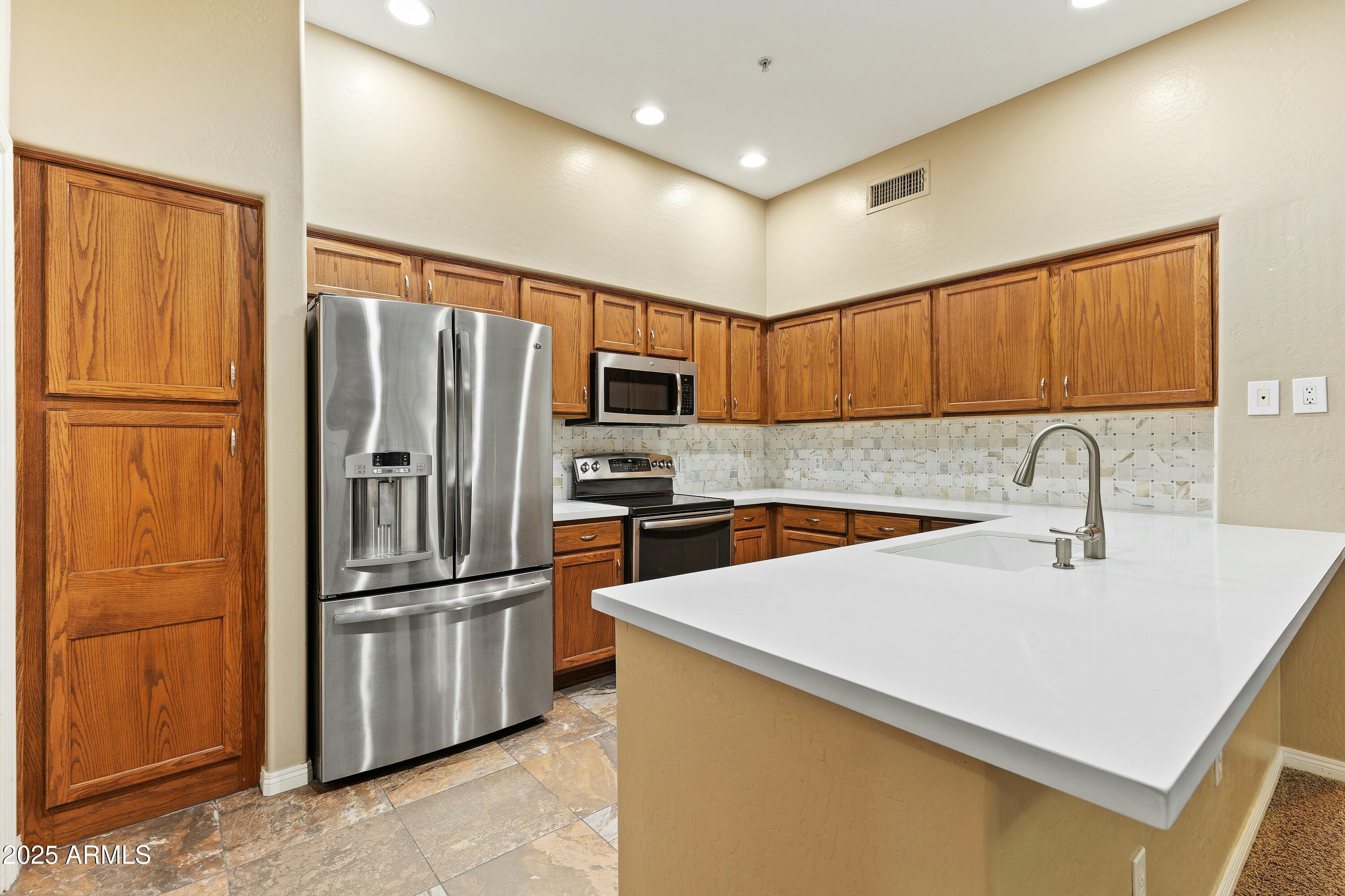 2989 N 44TH Street # 2015