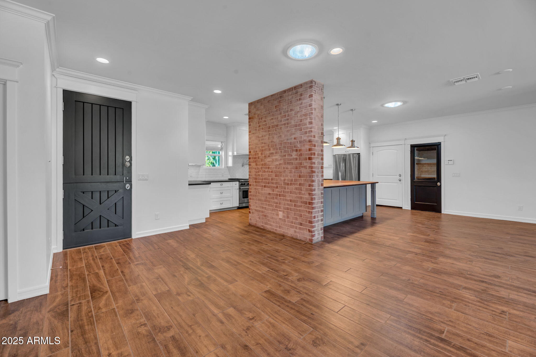 2130 E SAN JUAN Avenue