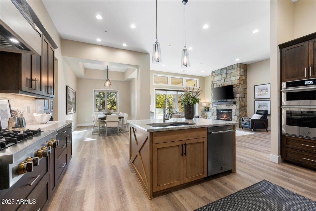 1811 FOREST CREEK Lane