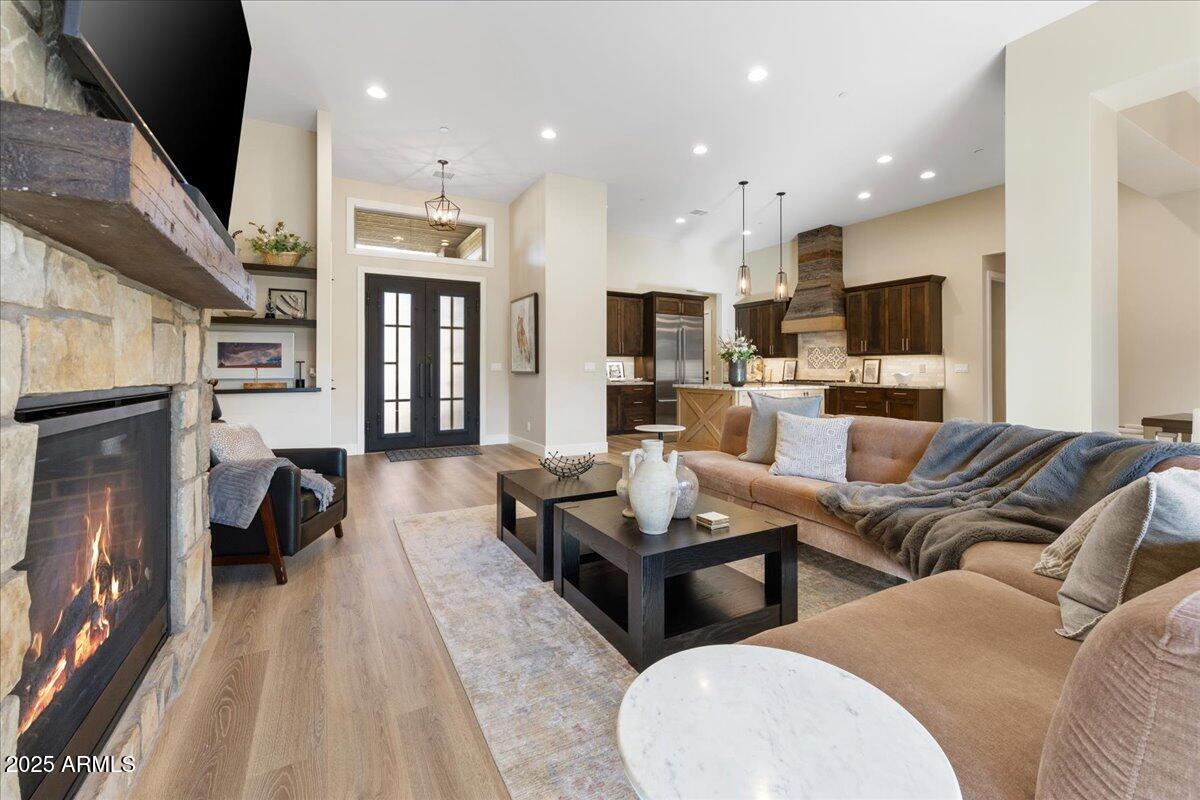 1811 FOREST CREEK Lane