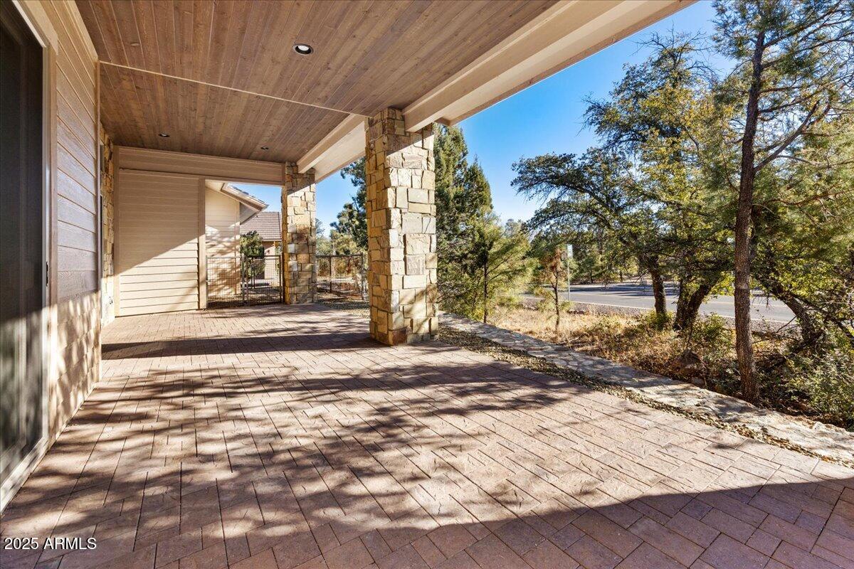 1811 FOREST CREEK Lane