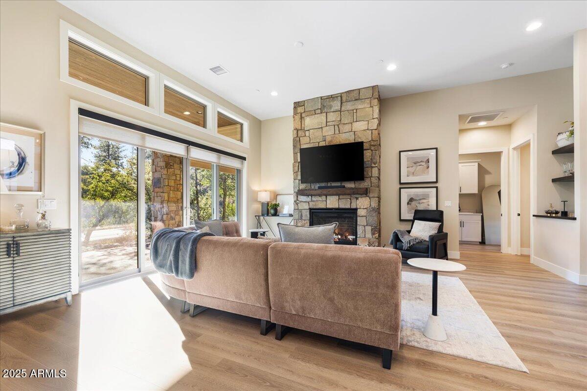 1811 FOREST CREEK Lane