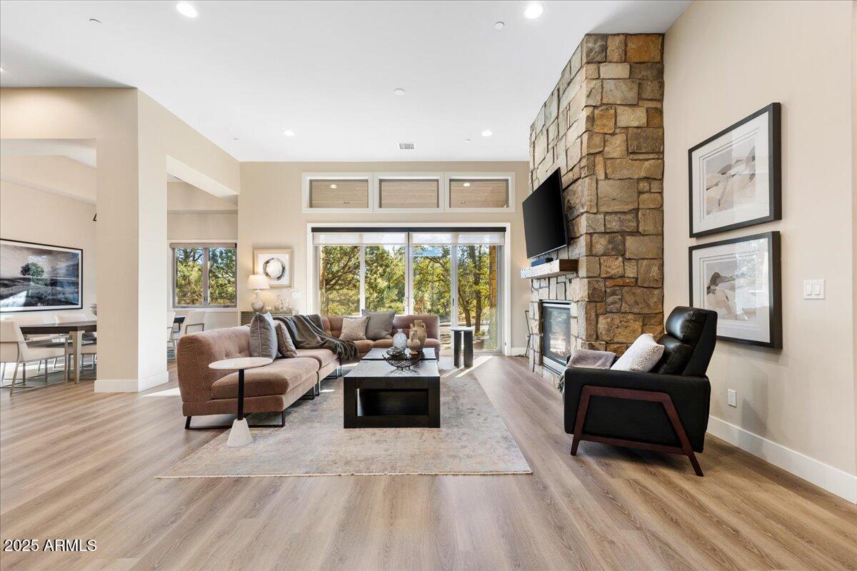 1811 FOREST CREEK Lane