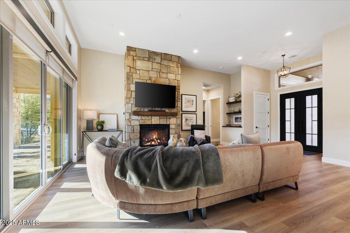 1811 FOREST CREEK Lane