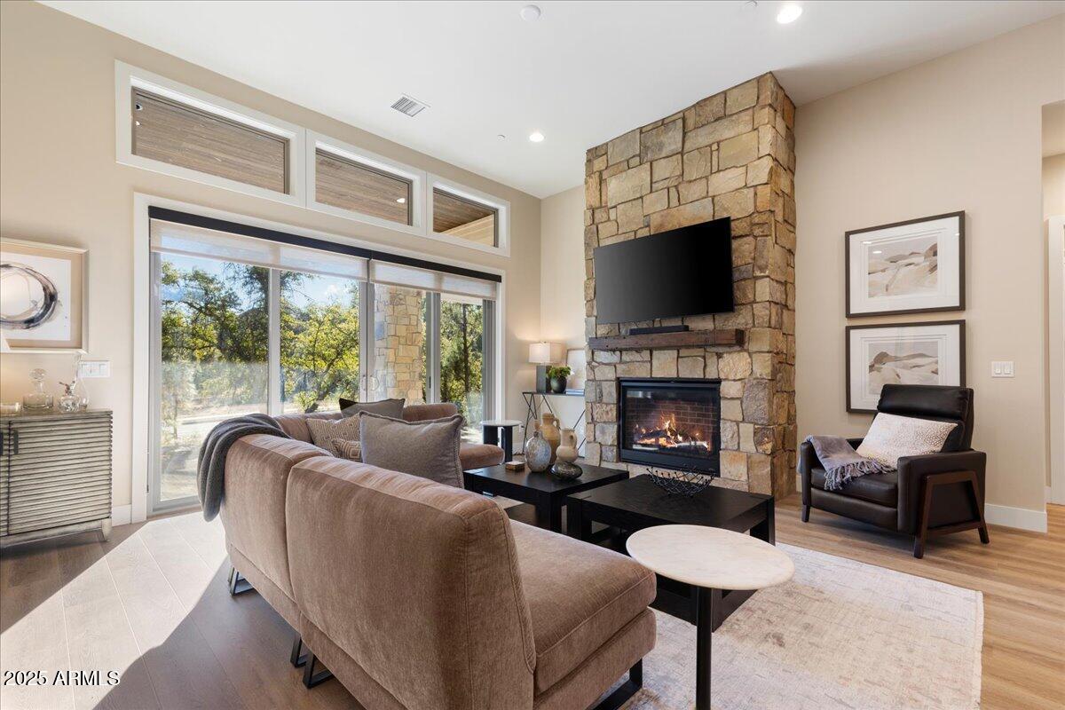 1811 FOREST CREEK Lane