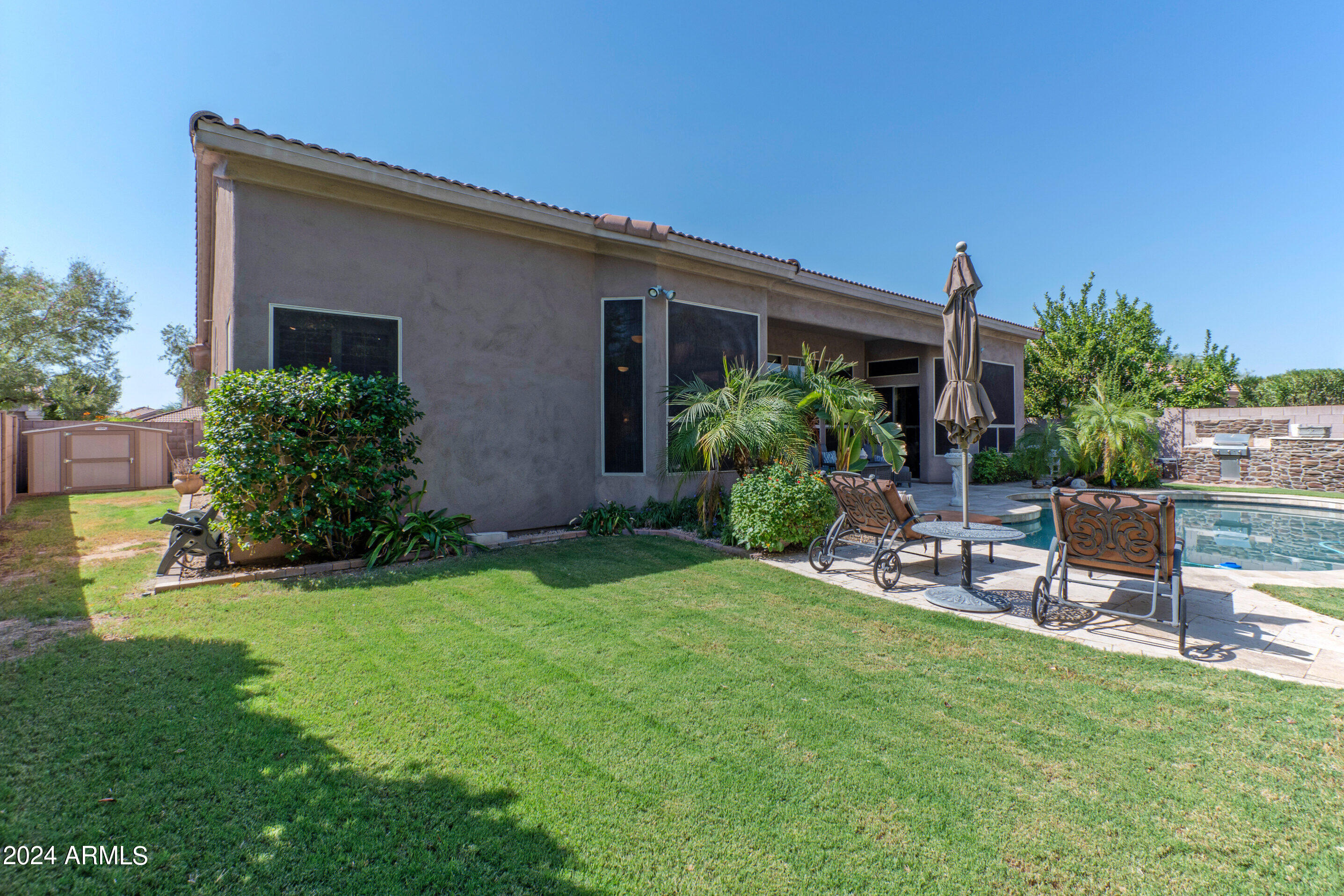 4410 E ROBIN Lane