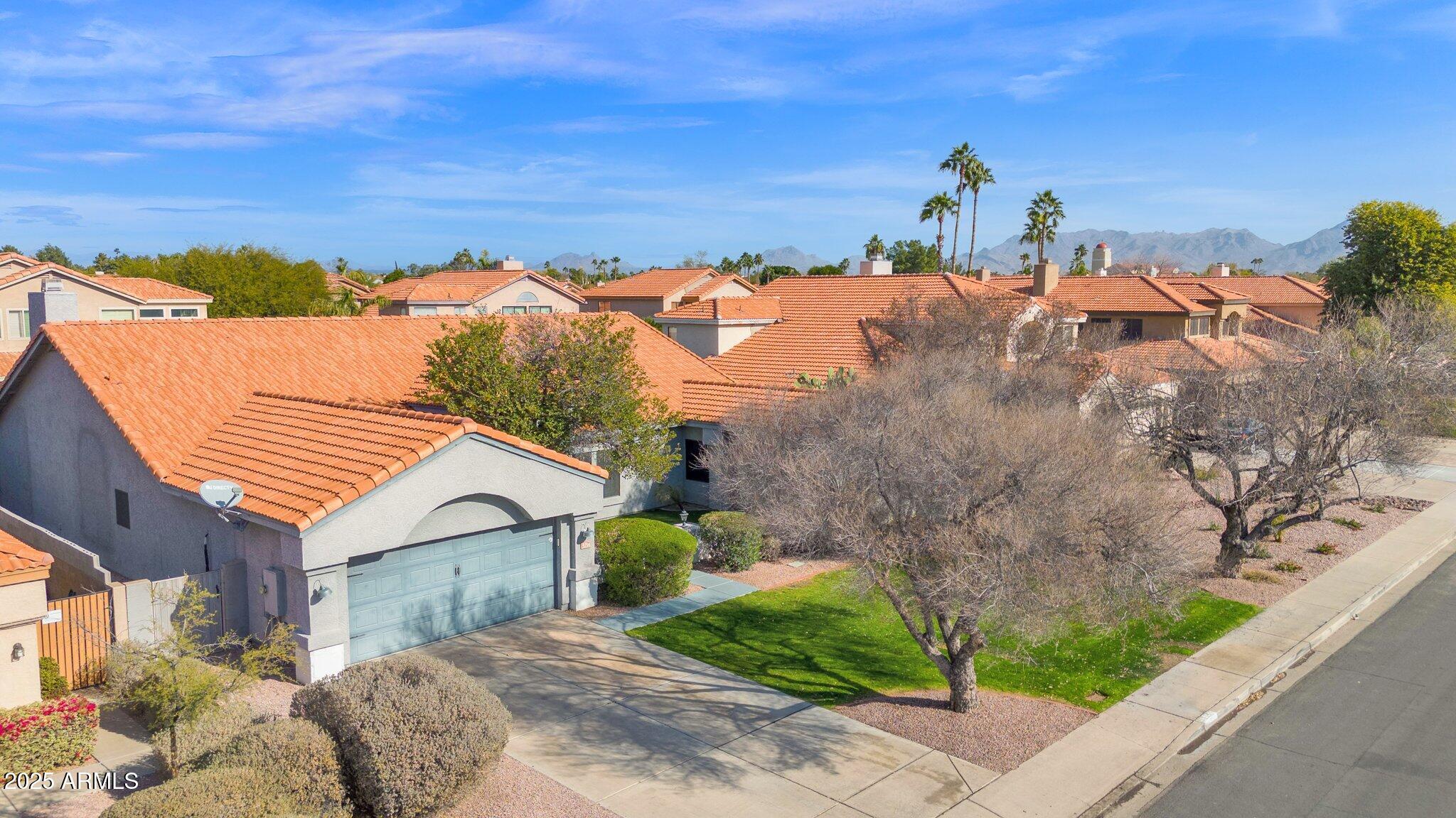 5714 E PARADISE Lane