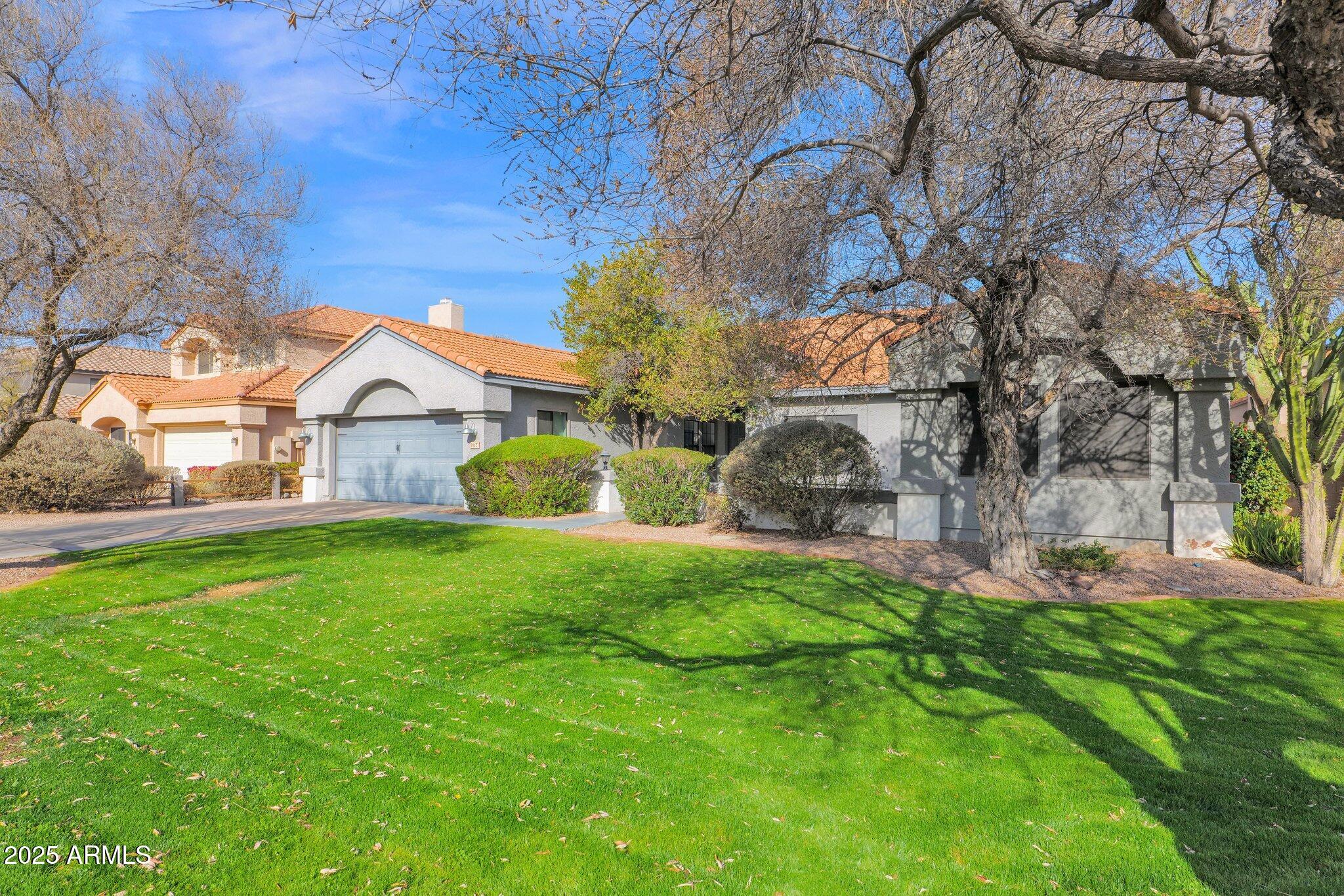 5714 E PARADISE Lane