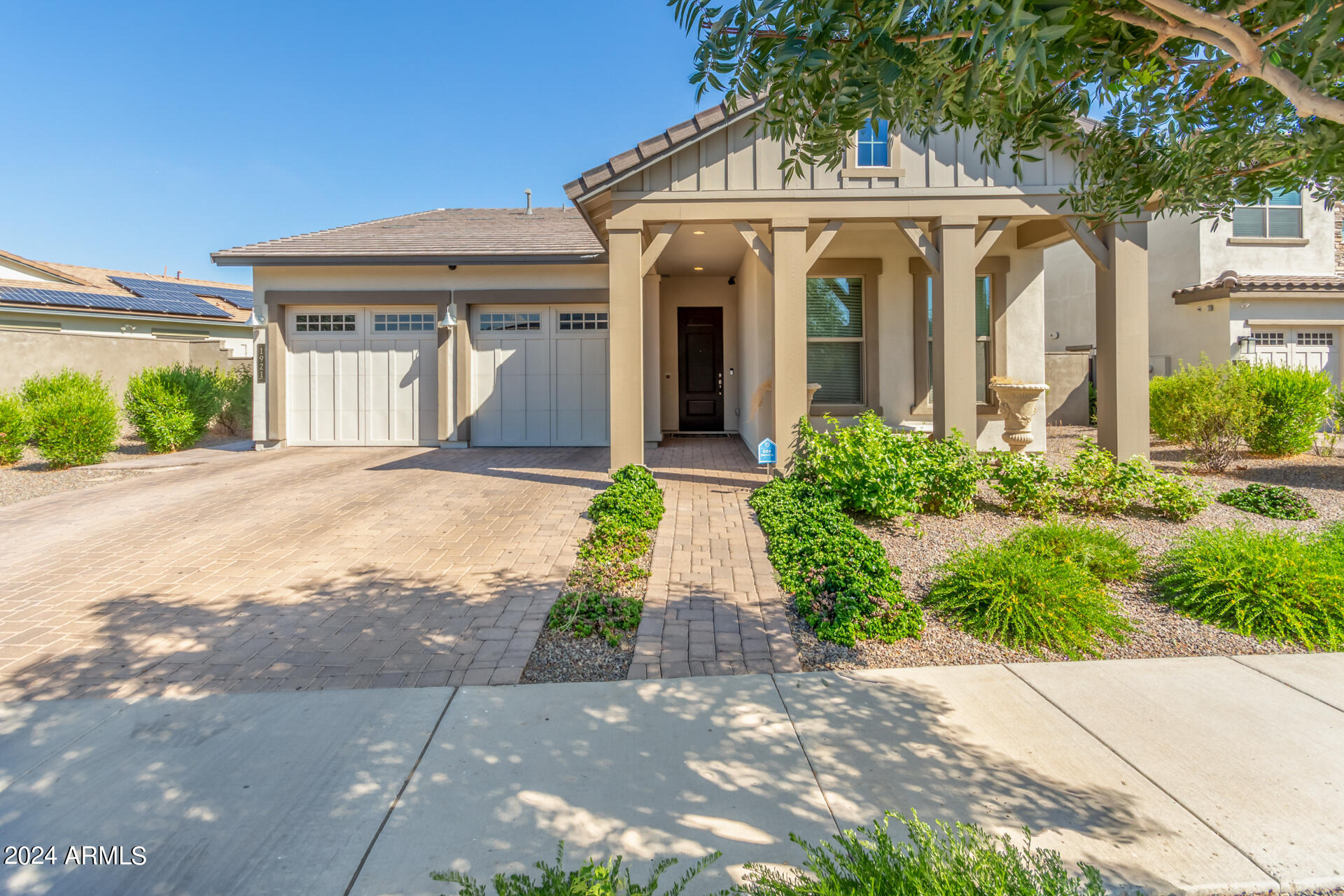 1921 W YEARLING Road