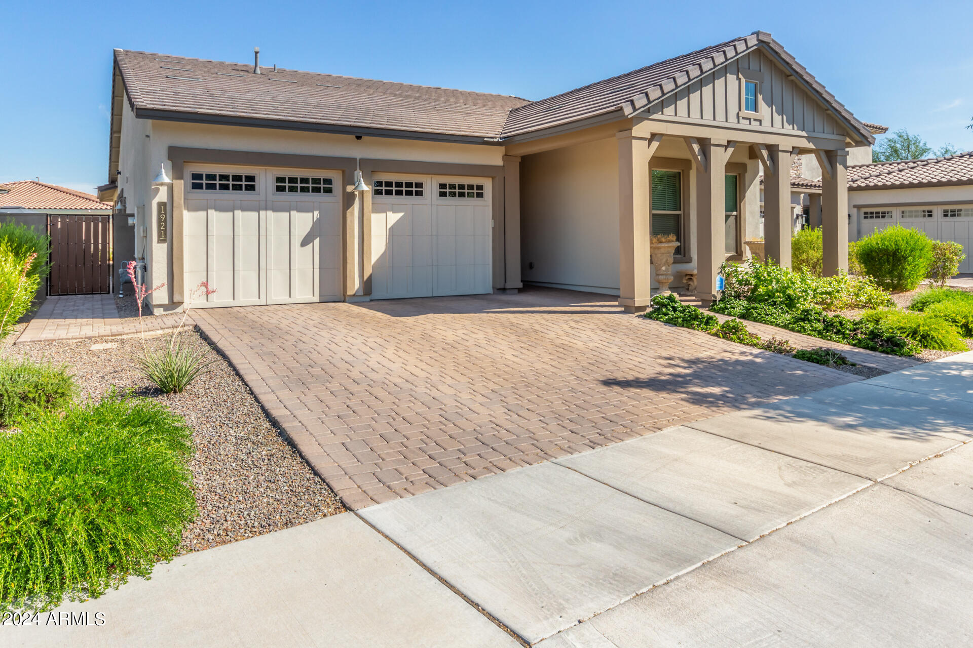 1921 W YEARLING Road
