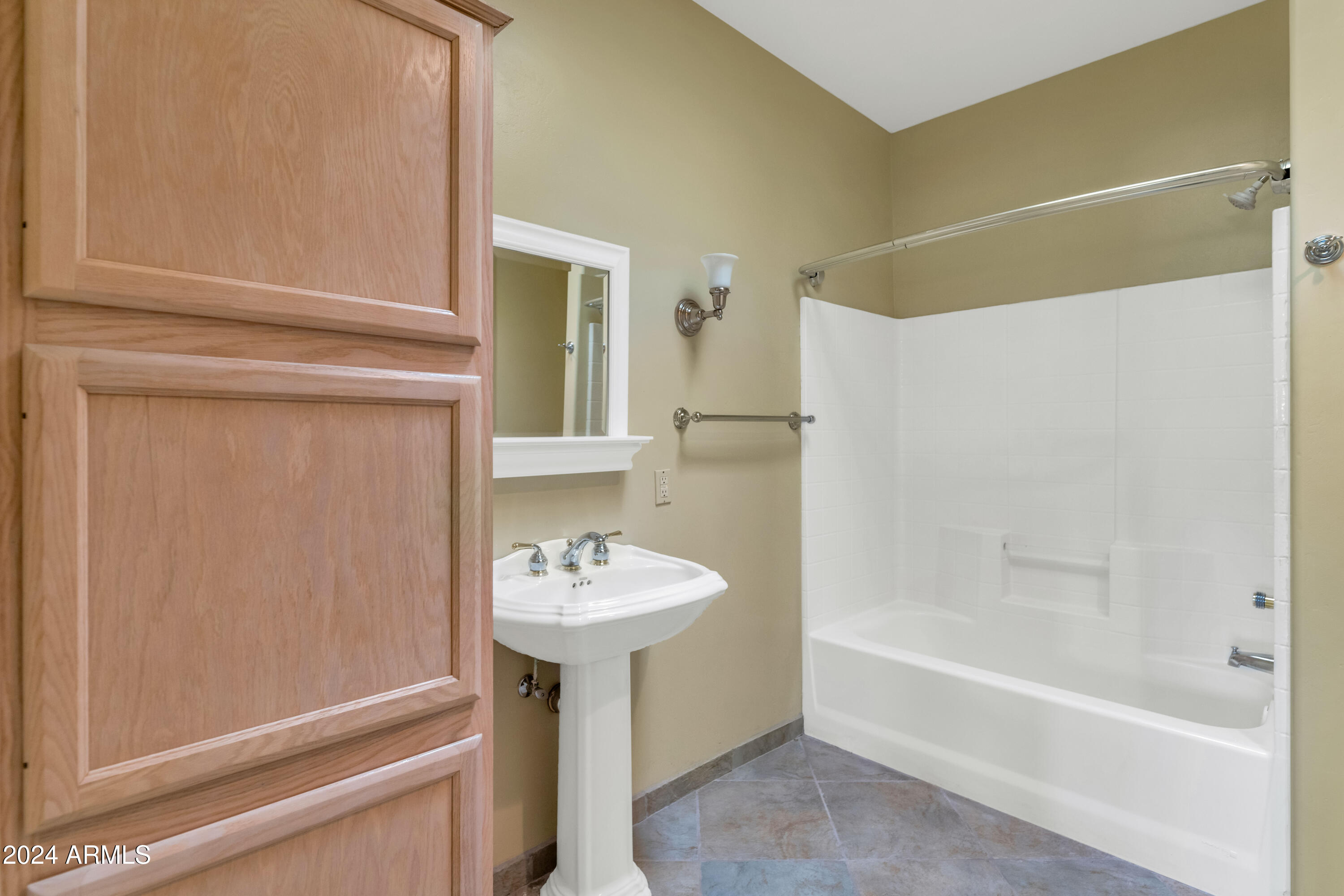 5743 E WINDSTONE Trail
