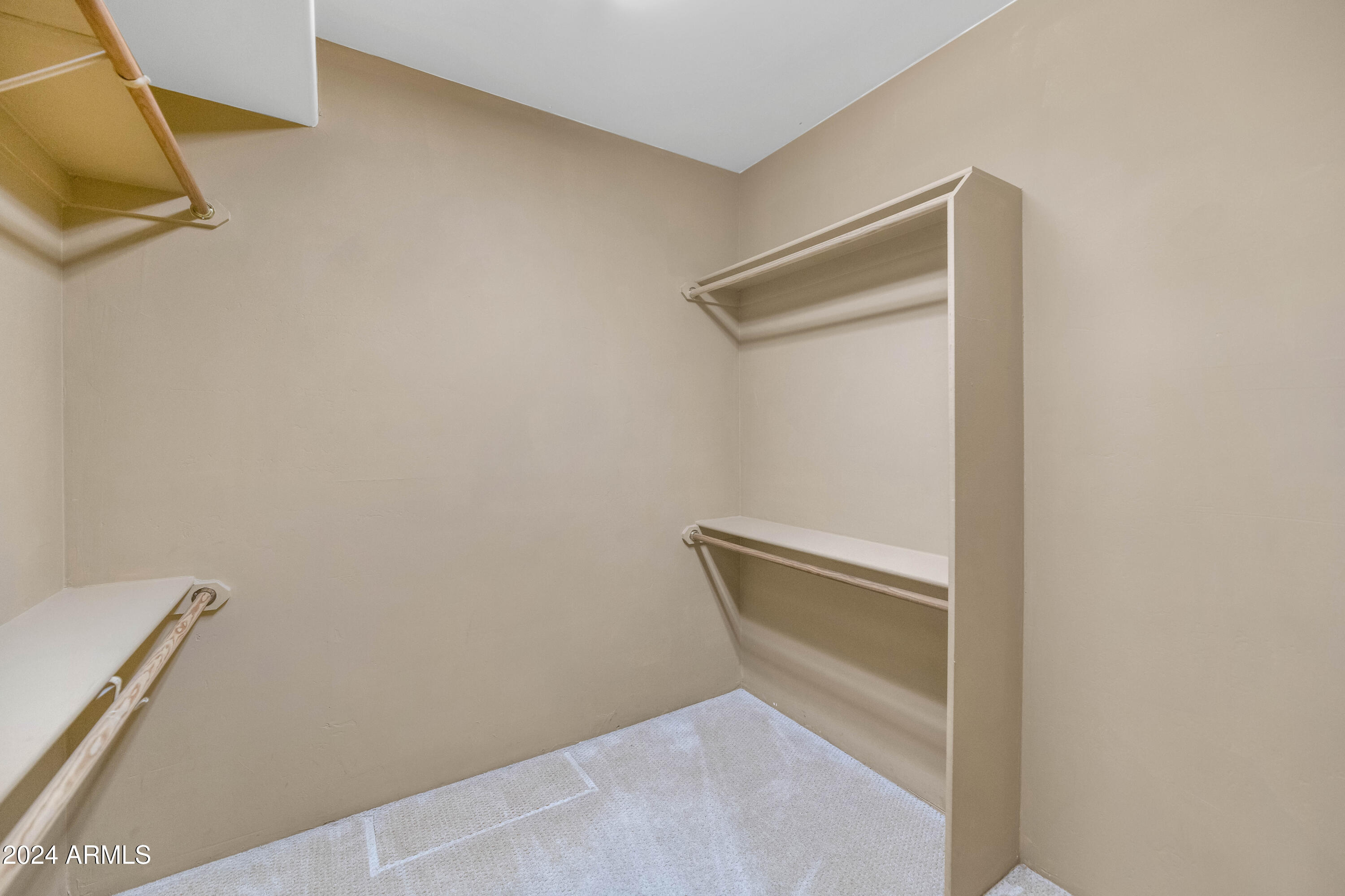 5743 E WINDSTONE Trail