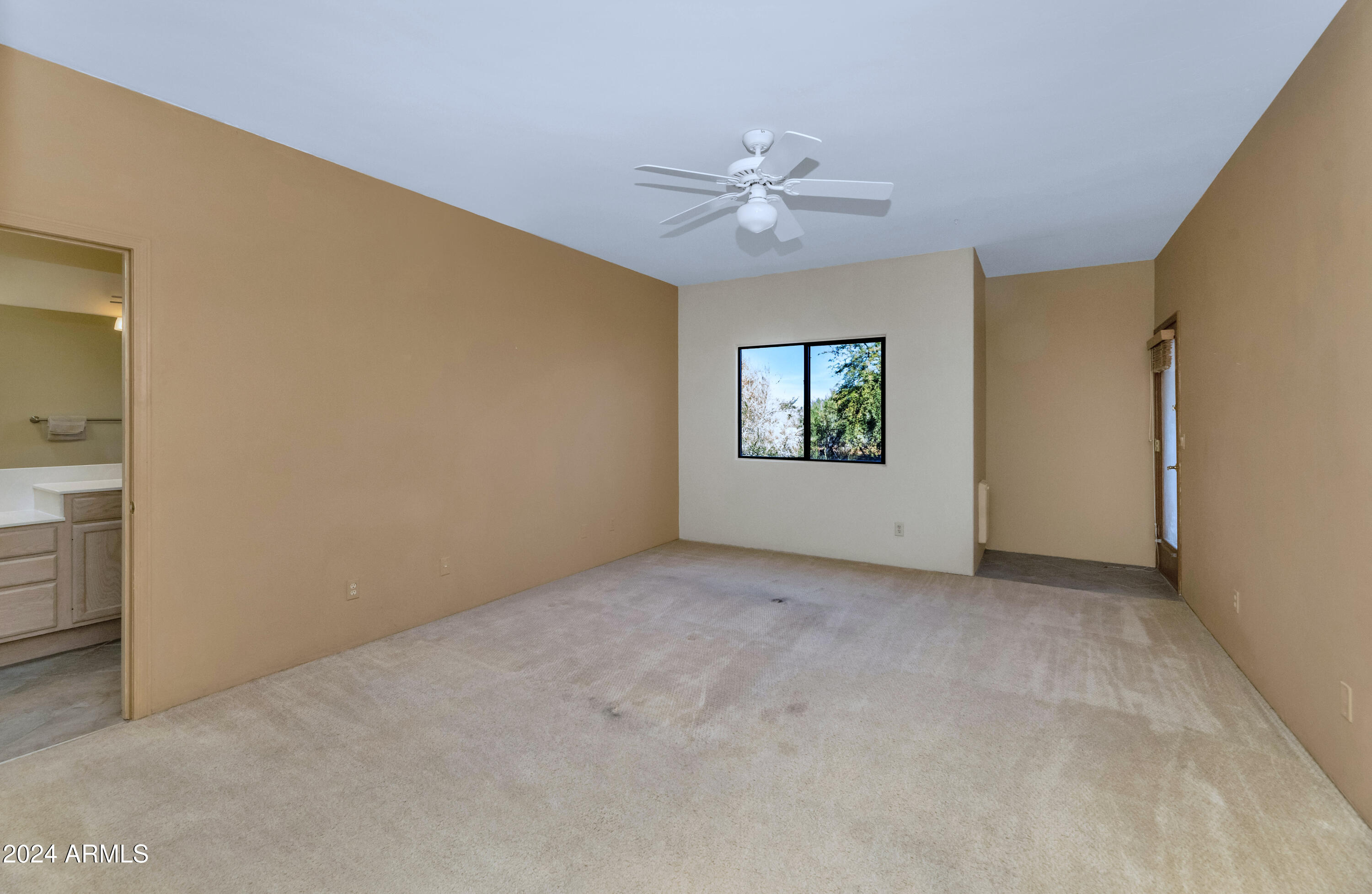 5743 E WINDSTONE Trail