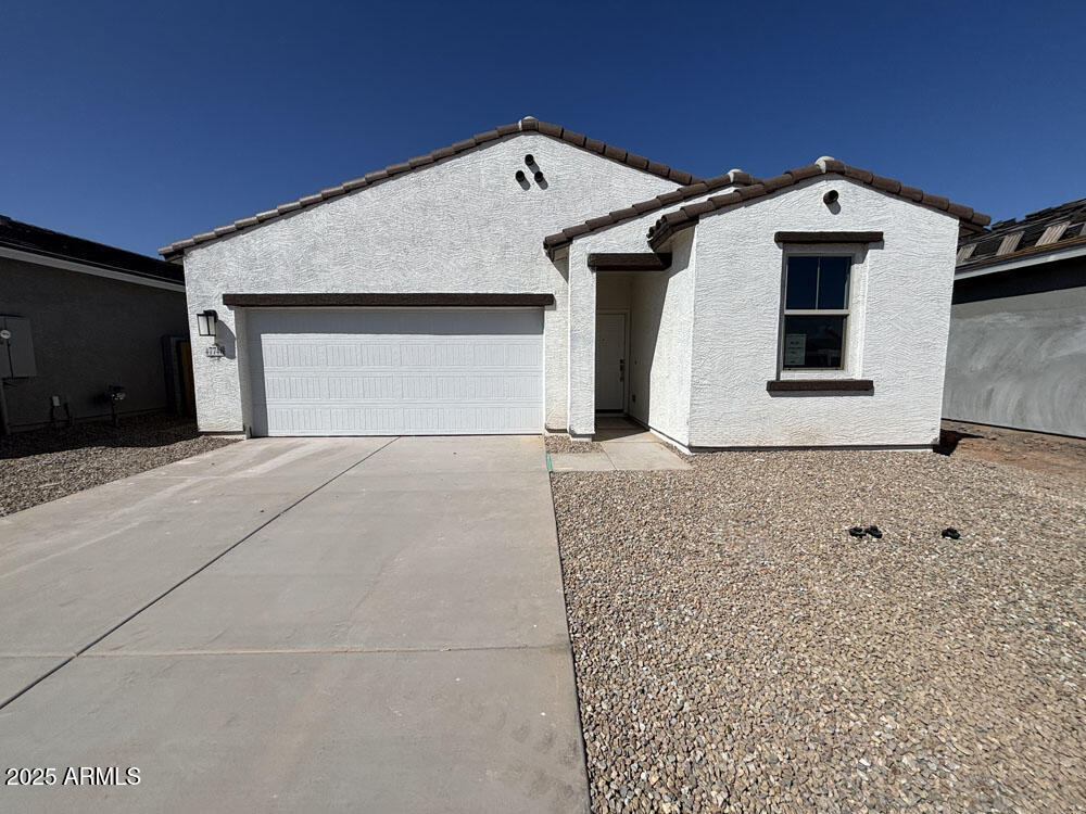 47748 W KENNER Drive