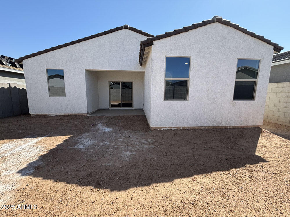 47748 W KENNER Drive