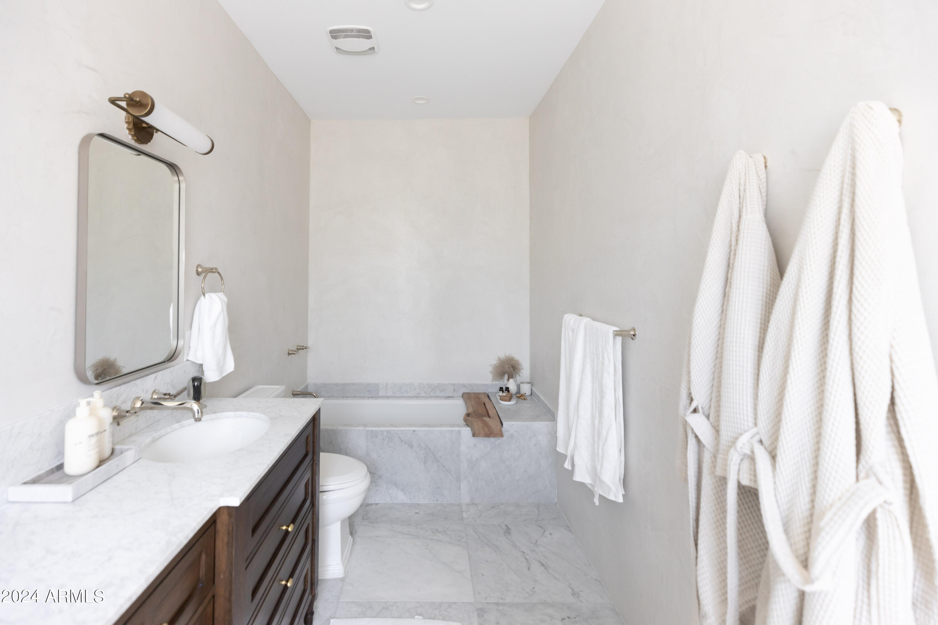 6140 E Calle Tuberia --