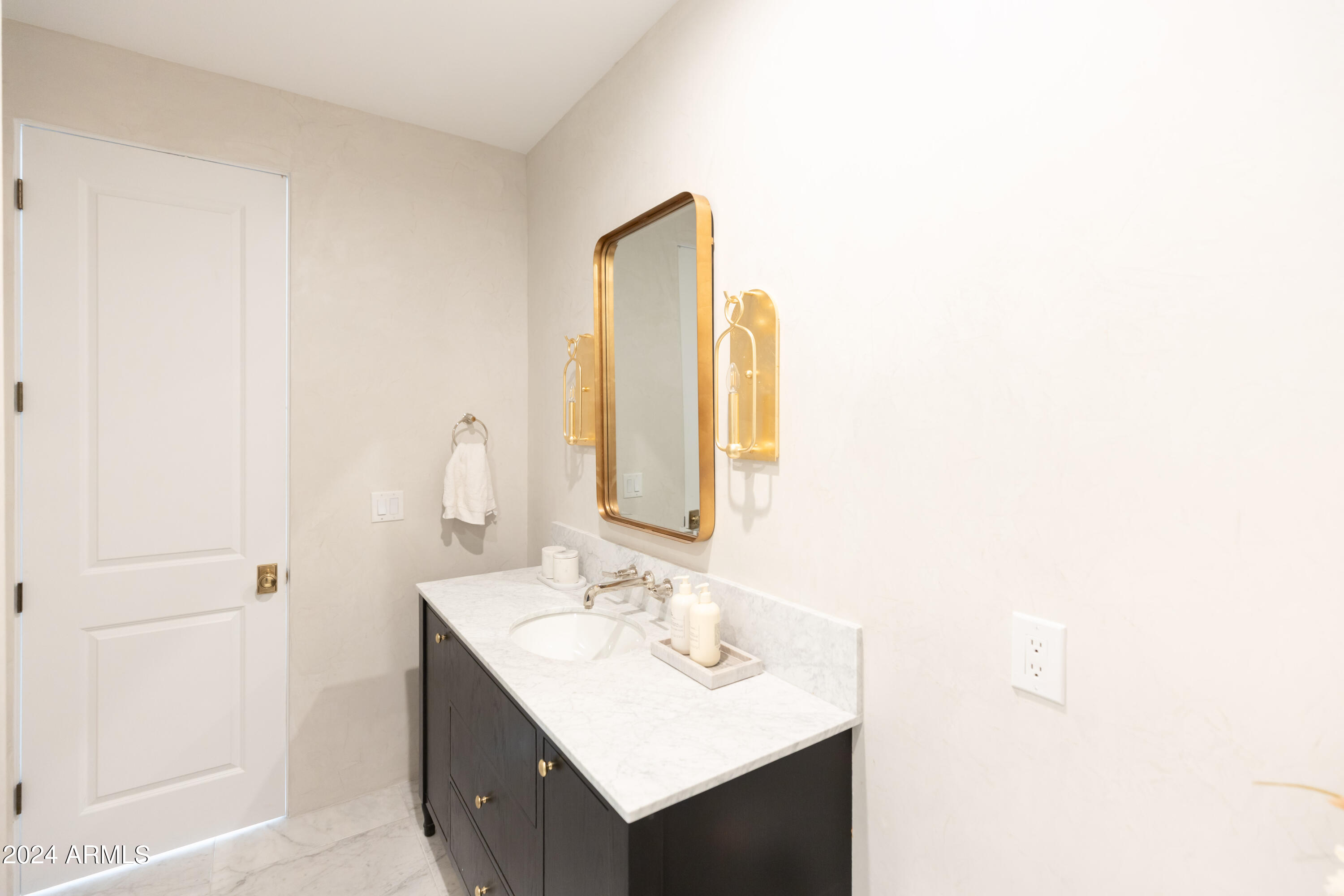 6140 E Calle Tuberia --