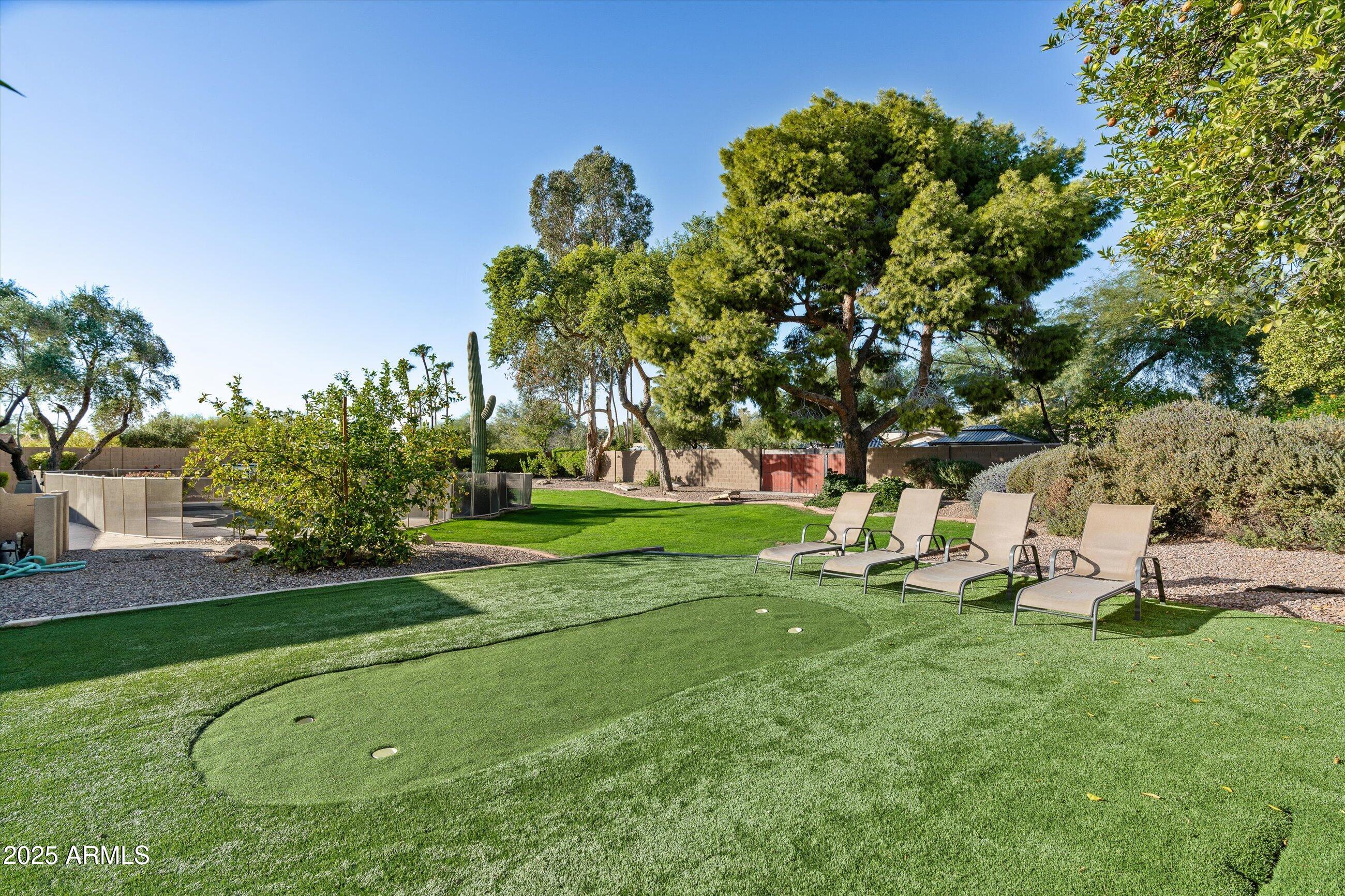 7032 E DREYFUS Avenue