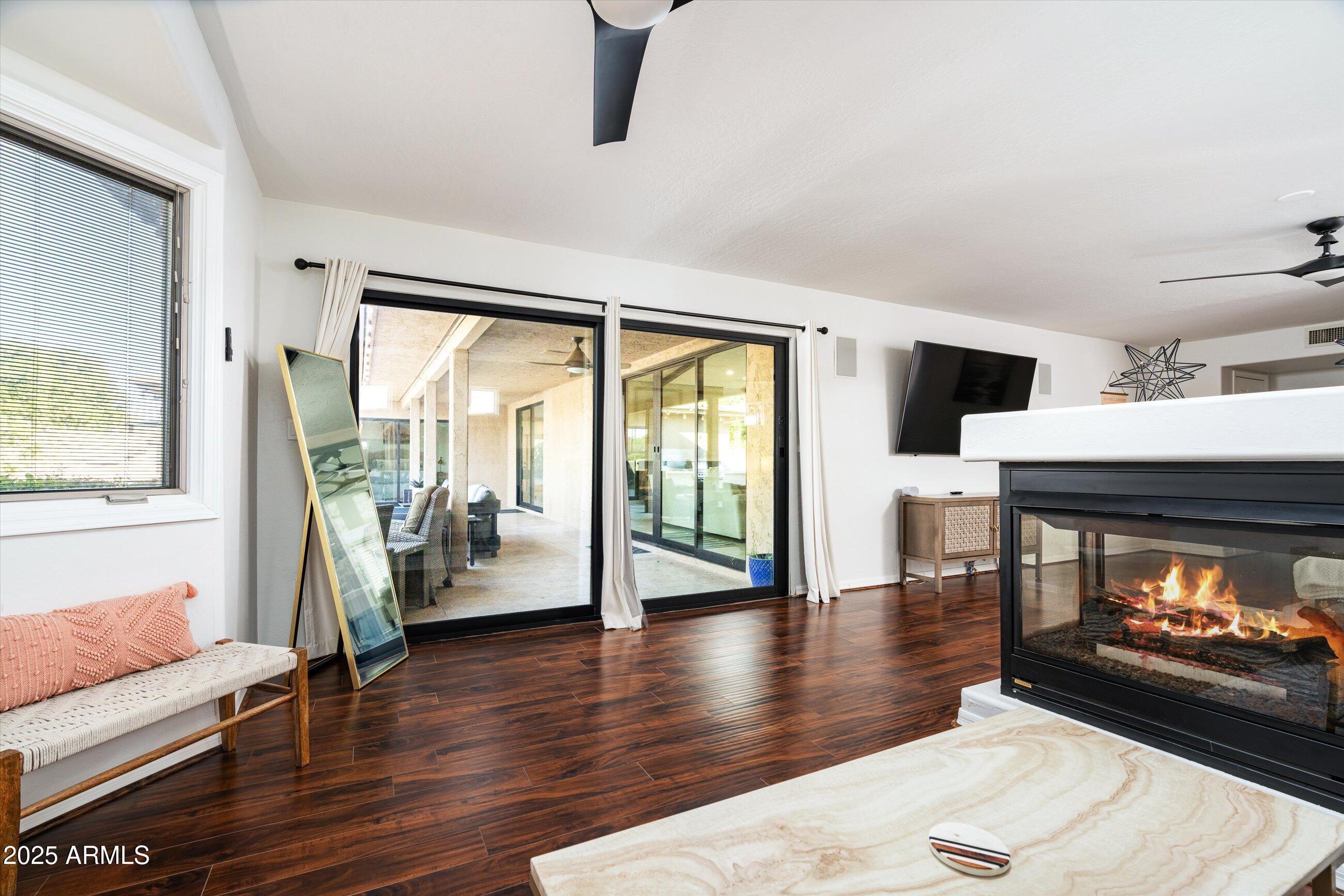 7032 E DREYFUS Avenue