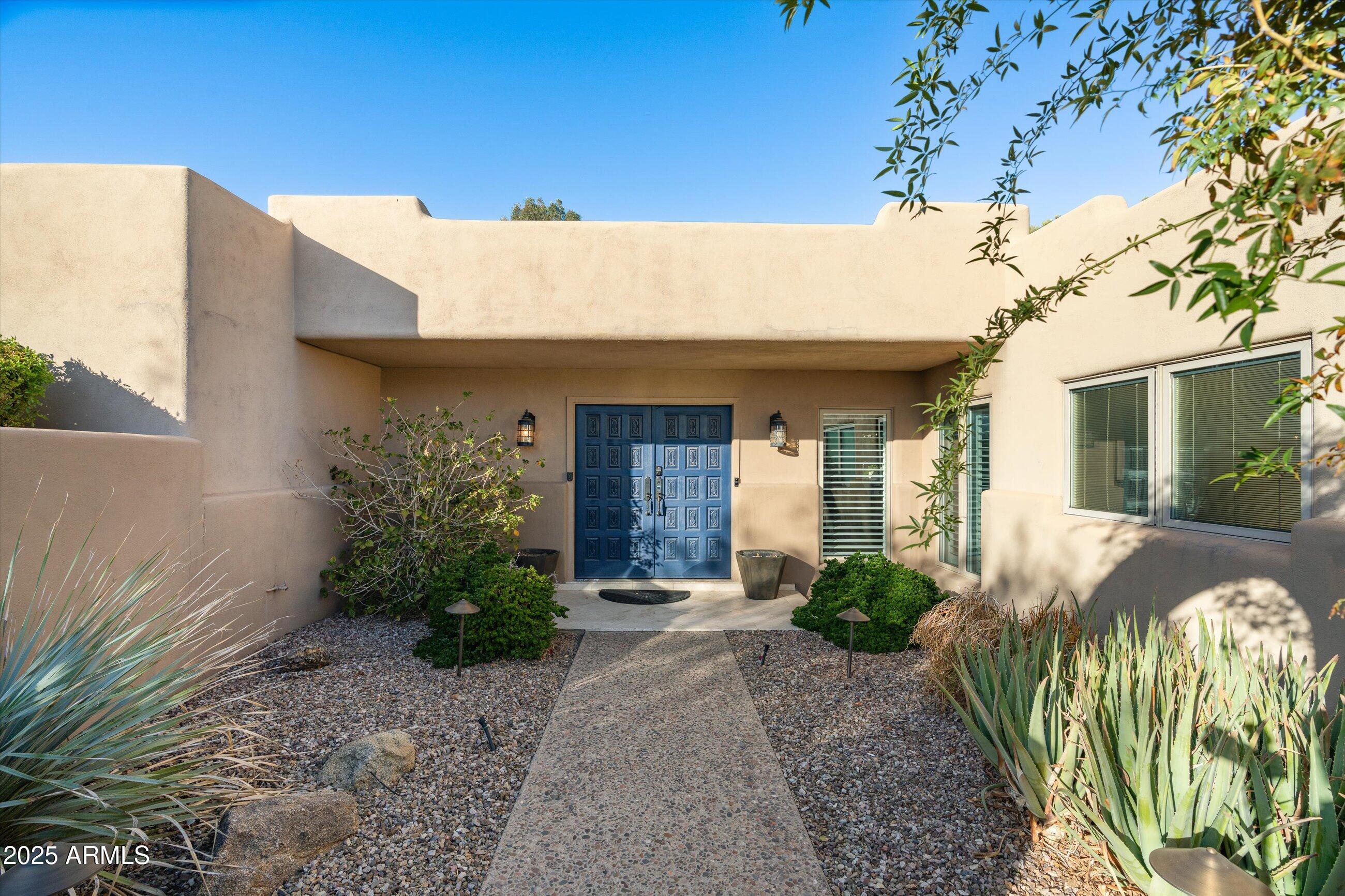 7032 E DREYFUS Avenue