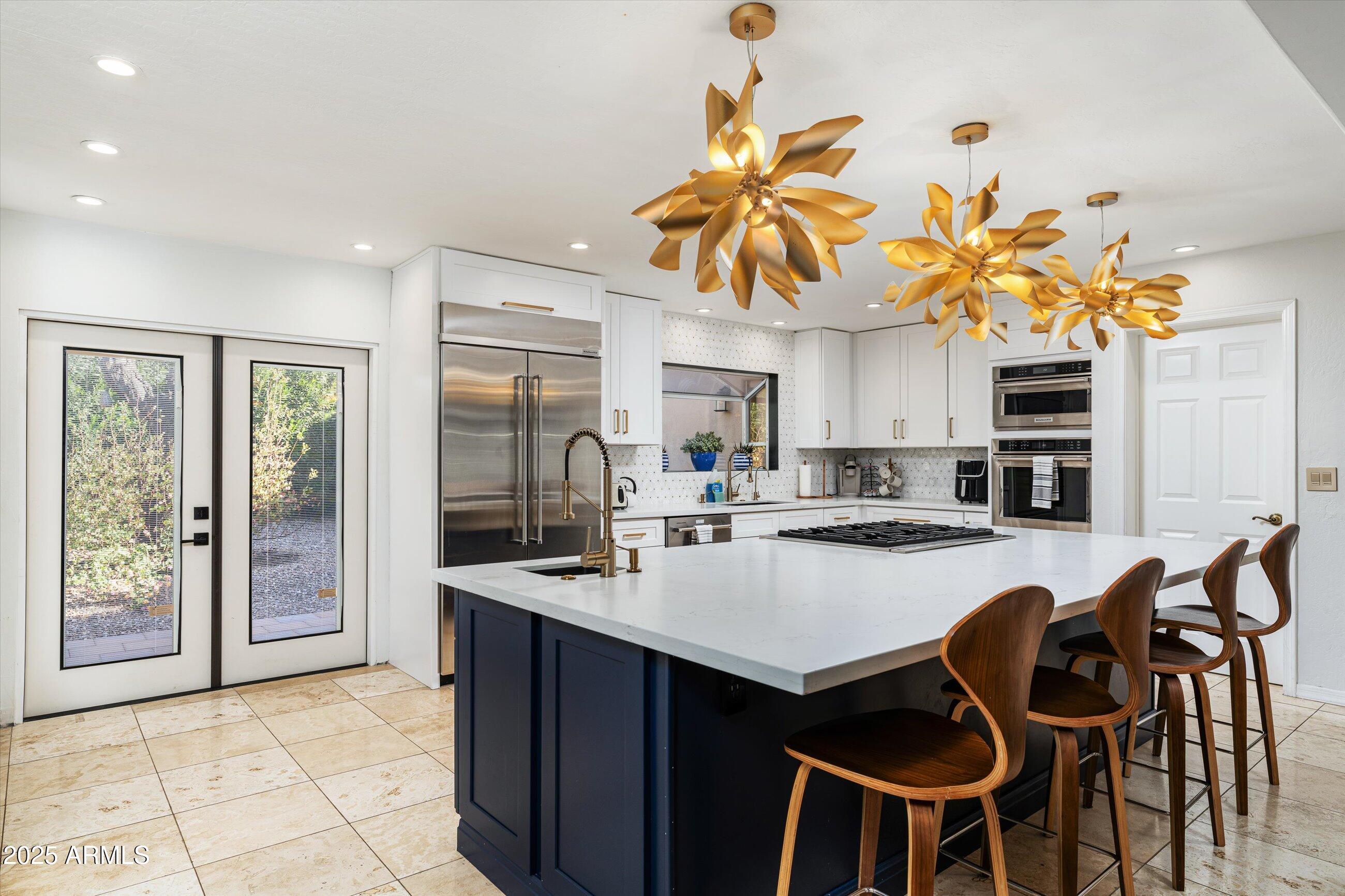 7032 E DREYFUS Avenue