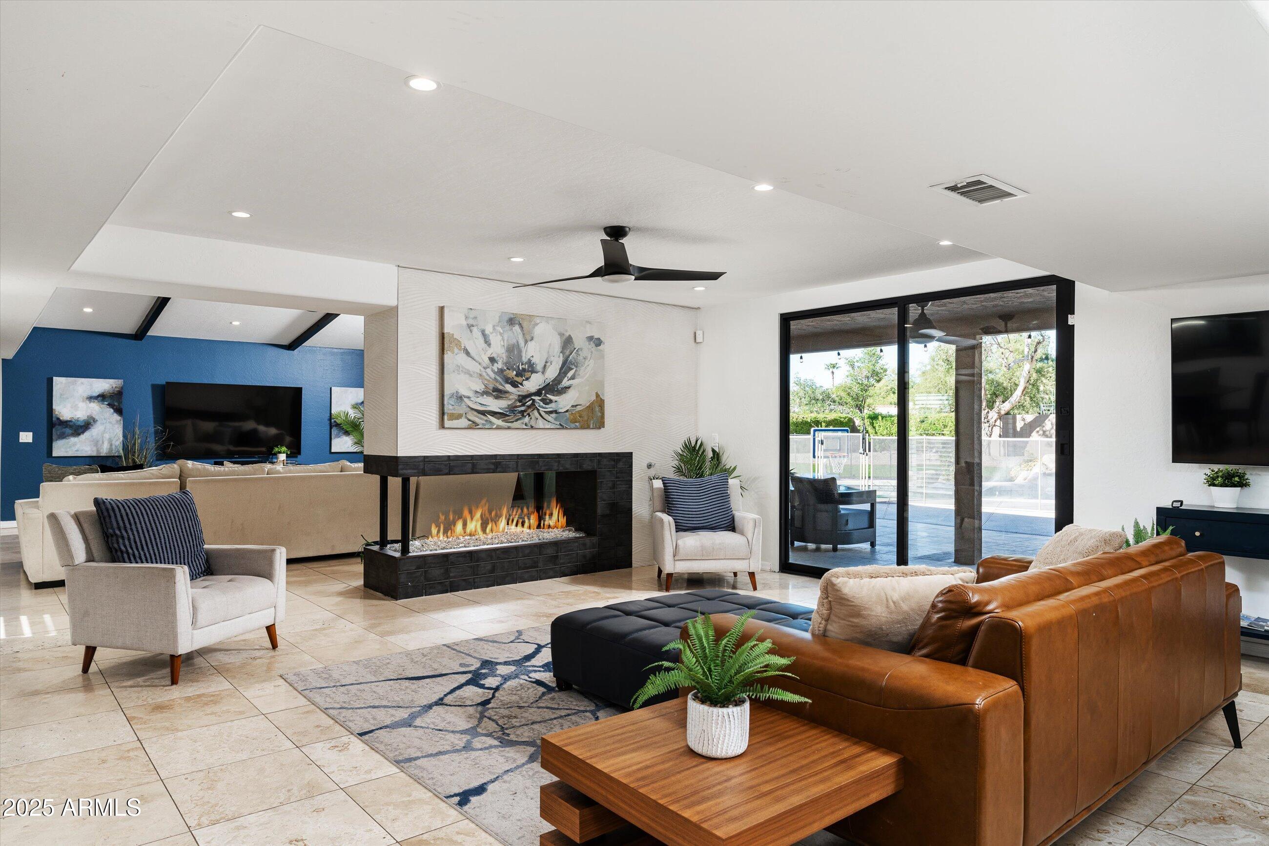 7032 E DREYFUS Avenue