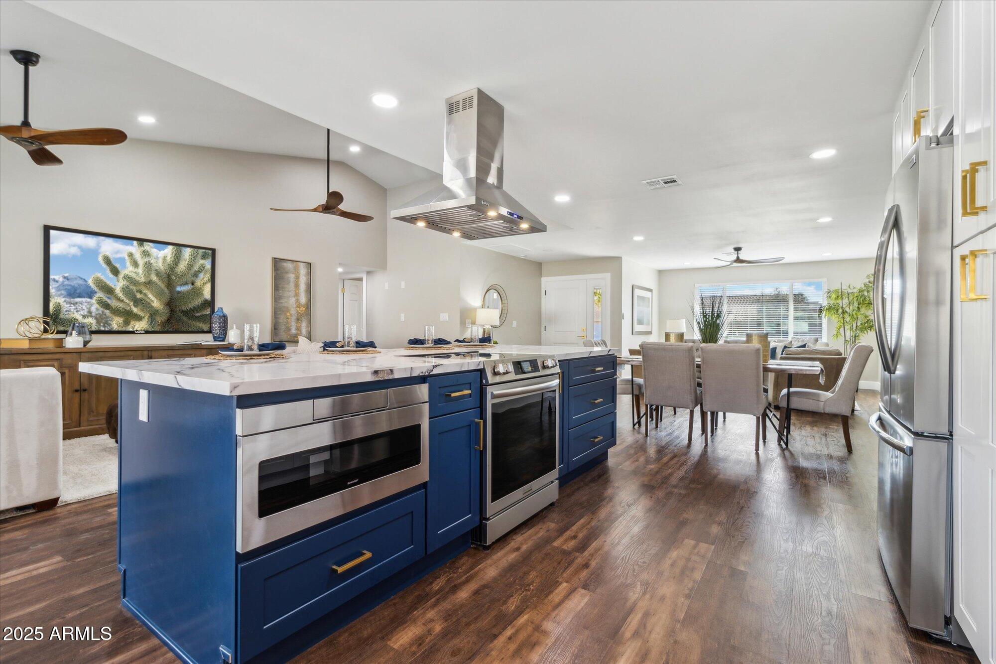 4726 E GRANDVIEW Road