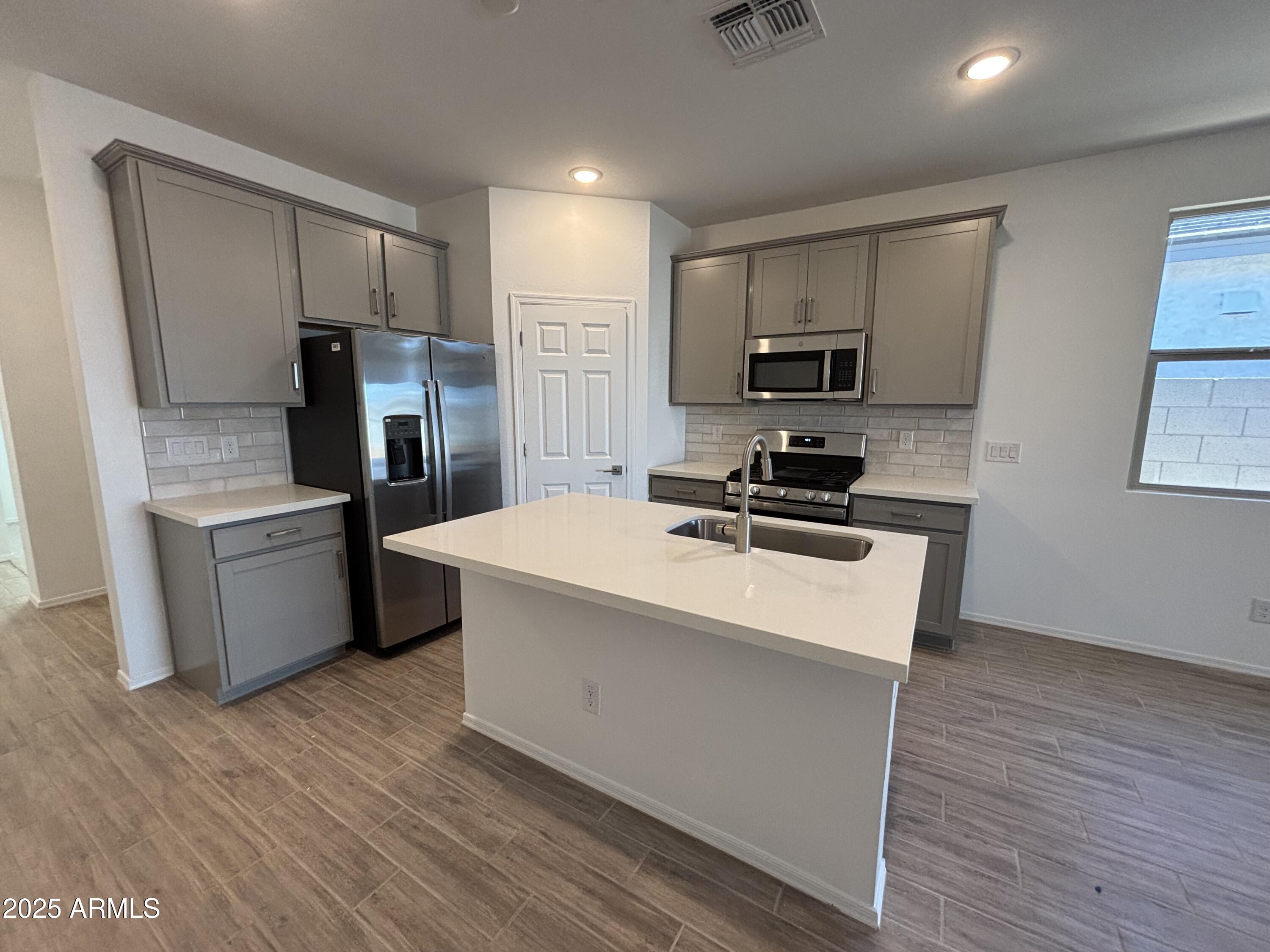 47762 W MOELLER Road