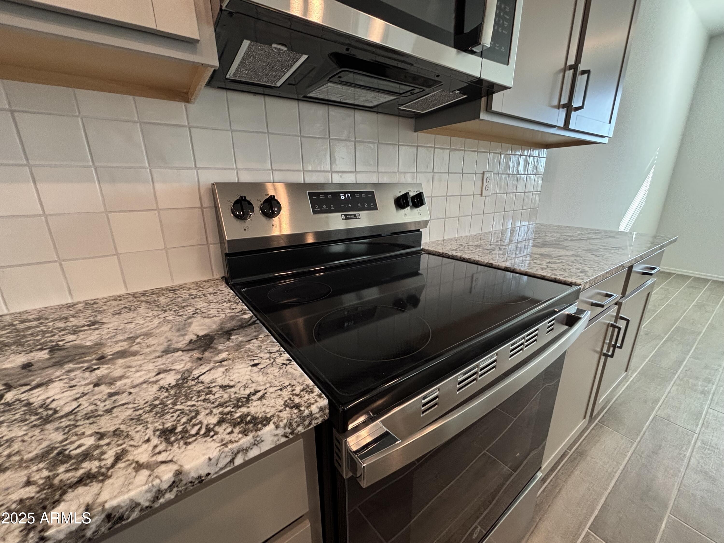 47489 W KENNER Drive