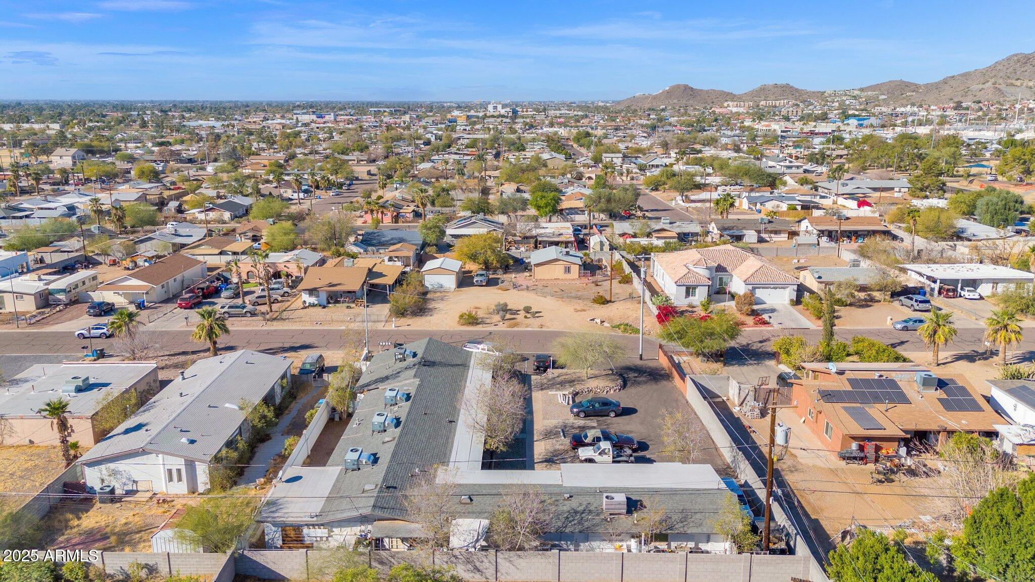 9215 N 13TH Place