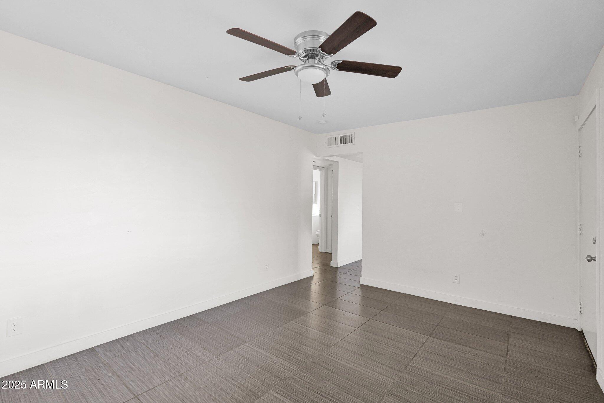 9215 N 13TH Place